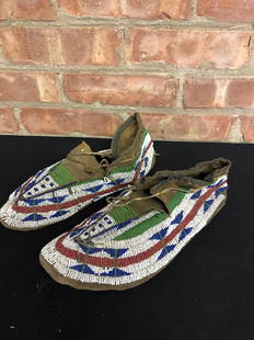 Antique Native American Moccasins: 11" long x 4" at widest