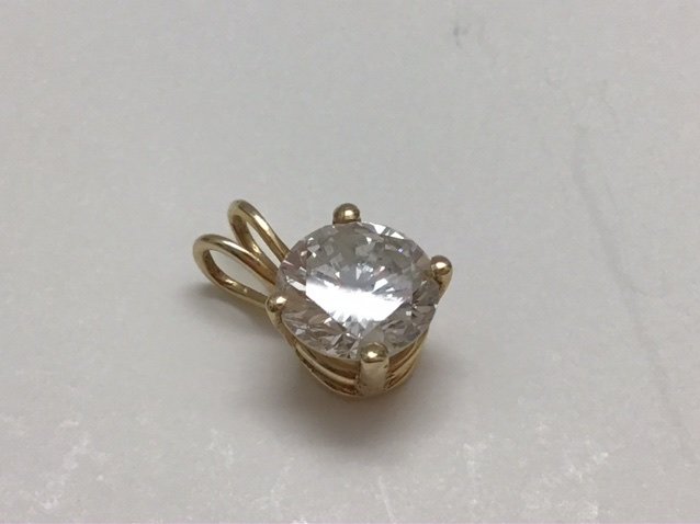 Approx 1ct  Diamond Solitaire Pendant (1 of 3)