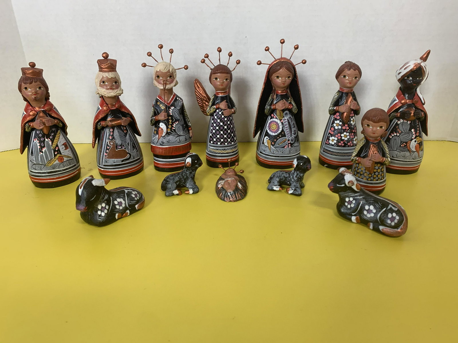 Nativity Set: 13 Pieces, Figurines about 6in tall