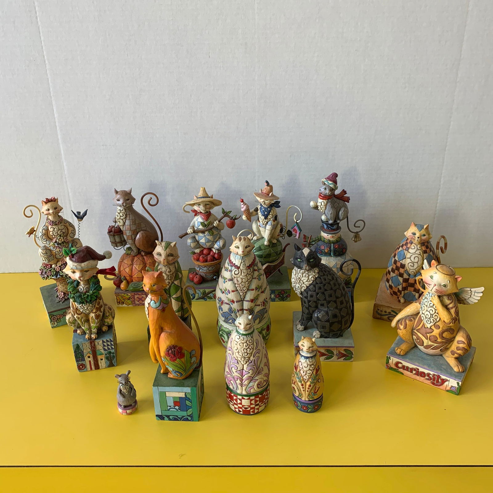 Lot of 15 Jim Shore Cat FIgurines (1 of 3)