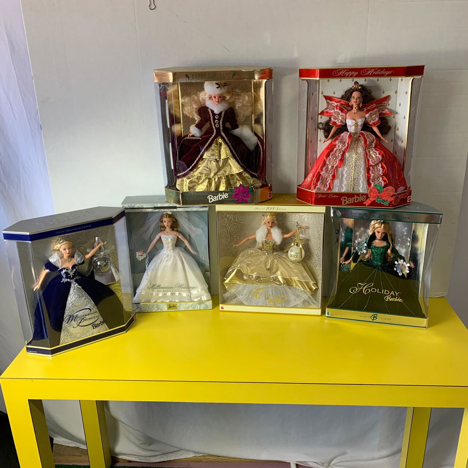 Lot Holiday, Limited Edition Barbies NIB (1 of 1)