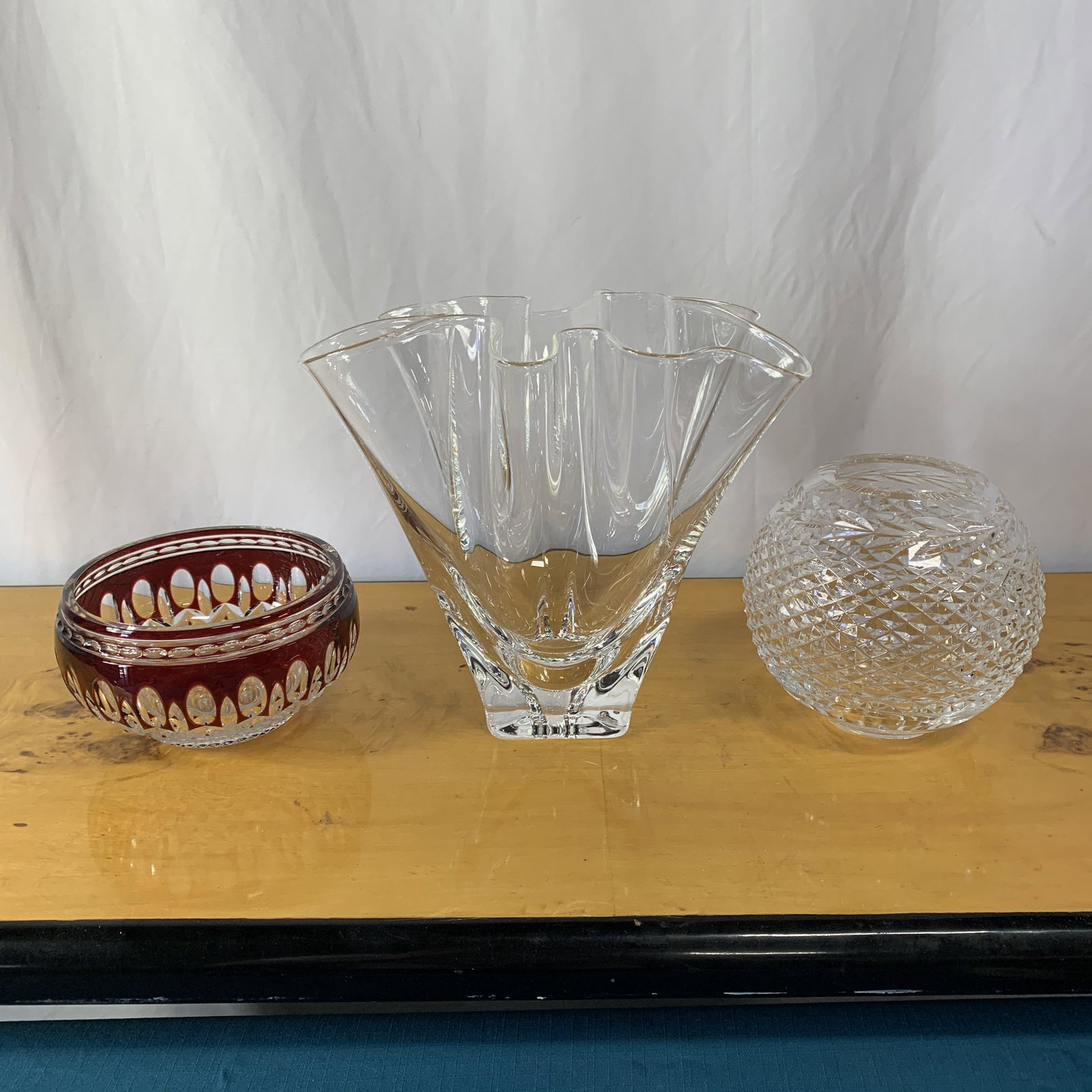 Collection Waterford and Steuben Vases and Bowls: Steuben Vase: 9in tall x 9in
