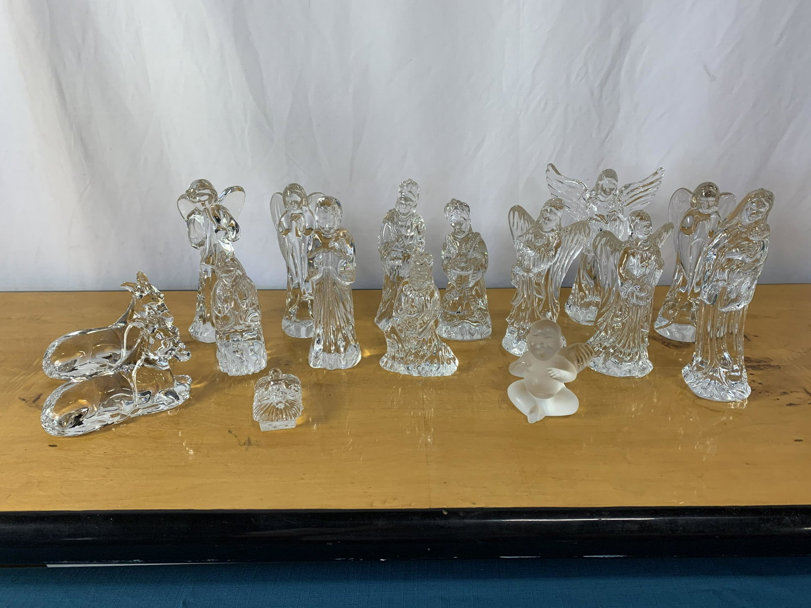 Collection Waterford Nativity Set, Assorted Waterford: All good condition! No visible damage