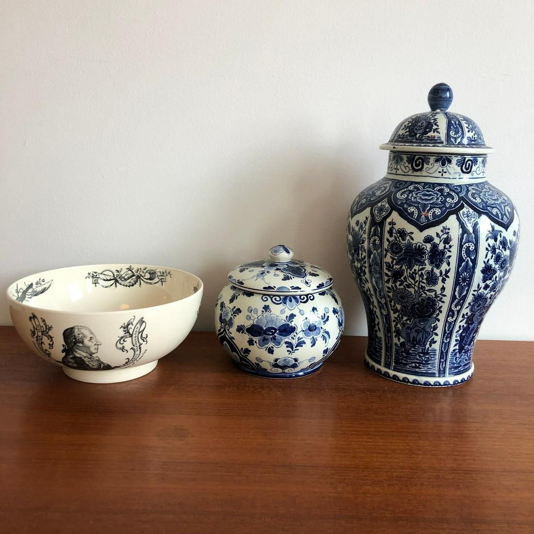 Delft & MOMA Wedgewood Lot (1 of 11)