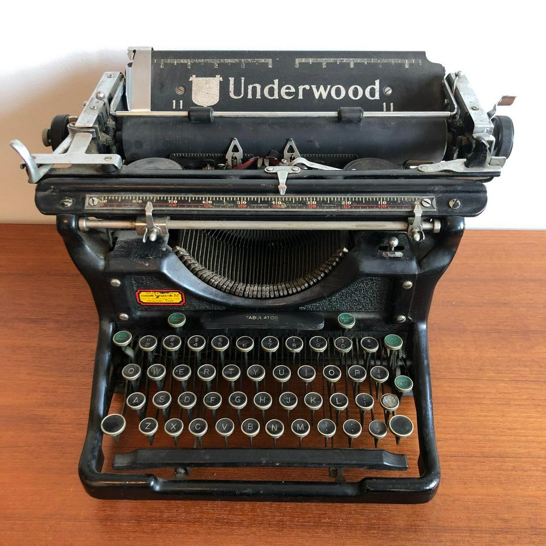 Underwood Vintage Typewriter 1920's (1 of 6)