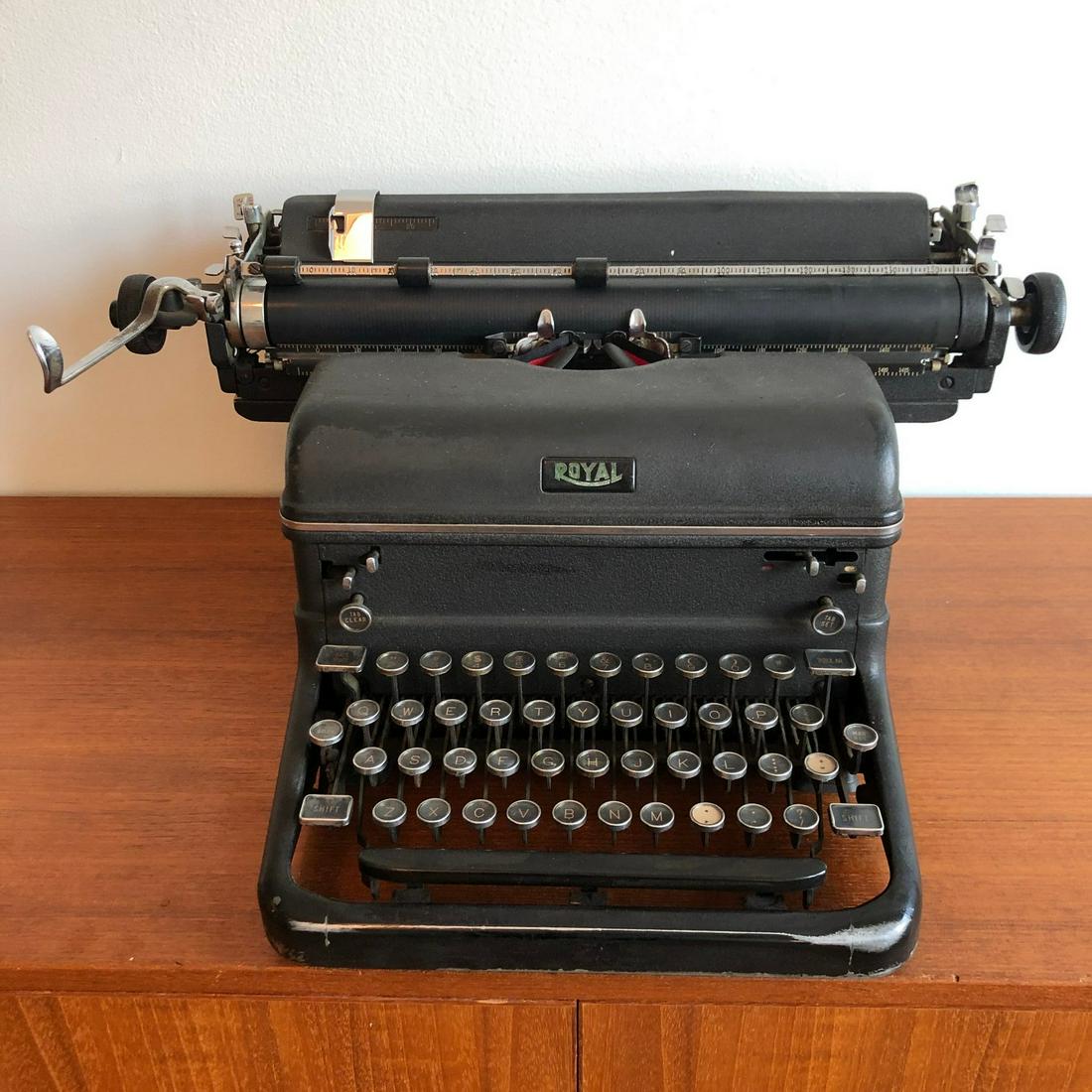 Royal Art Deco Touch Control Typewriter (1 of 8)