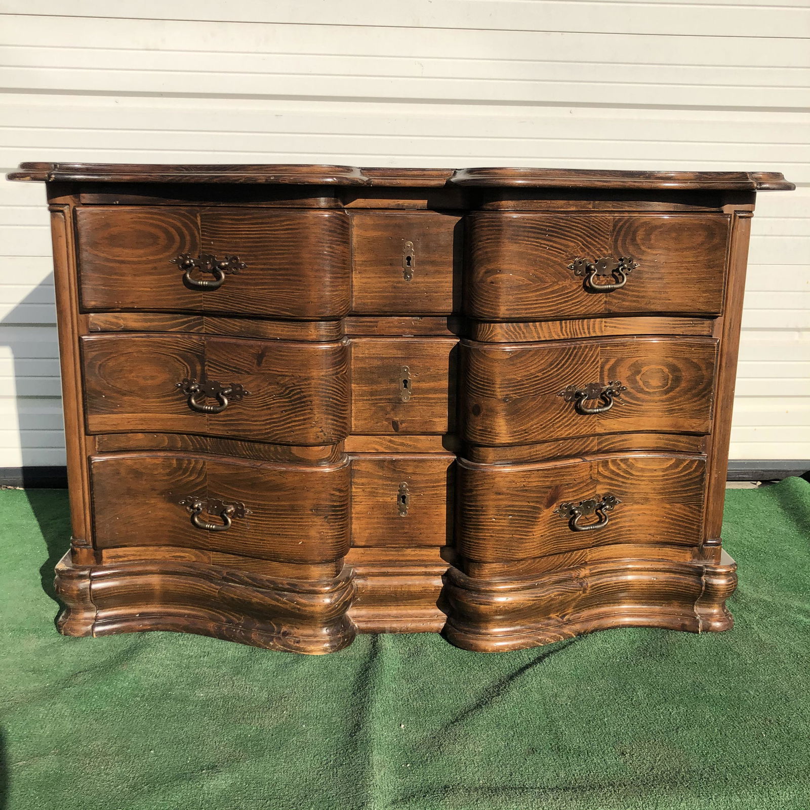 Pine Serpentine Dresser (1 of 4)