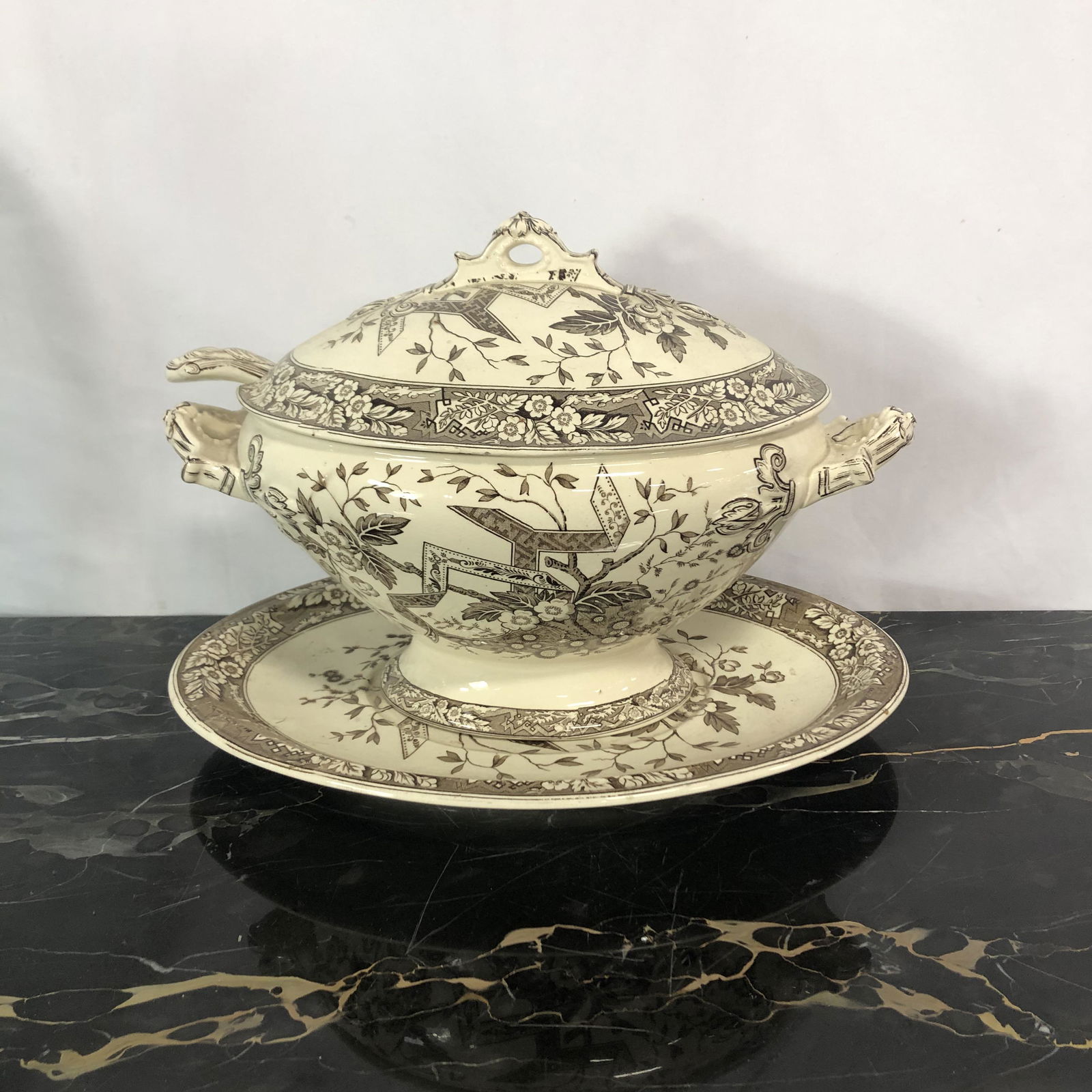 Wedgewood 19th C. Transferware Stoneware Soup Tureen (1 of 6)