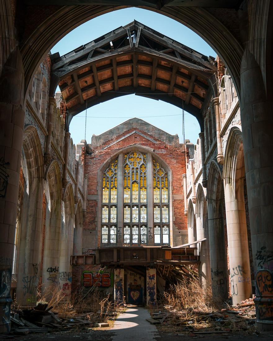 Holy Ghost: Gary City Methodist Church 04/19 Joe: Holy Ghost: Gary City Methodist Church 04/19 Joe Ruffalo Artist Bio: "Joe Ruffalo is a visual creator from the Chicagoland area. Starting primarily as a concert photographer in 2016, Joe has since bra