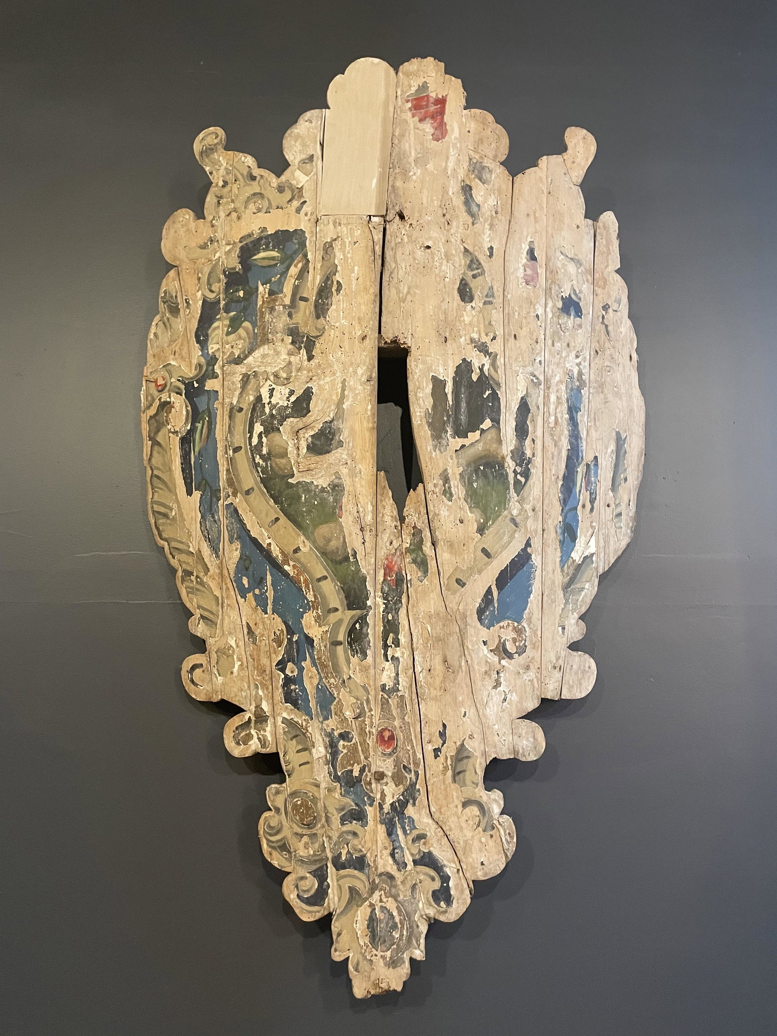 17th C. Gothic Italian Religious Carved Wood Shield: 68in tall x 40in wide x 6 1/2in deep - Private Carrier or Pickup Extremely rare 17th C. Italian vanities. These 6ft tall curved shields were first discovered in Naples. With candelabras attached behin
