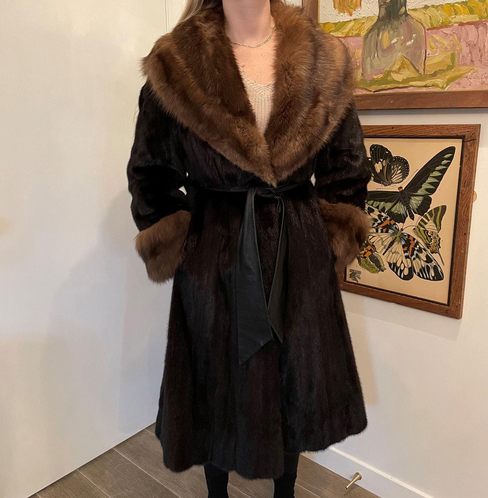 Black Diamond Two Tone Sable Mink Fur Coat: 46in L neck to bottom x 18in armpit to armpit x 21in sleeve length