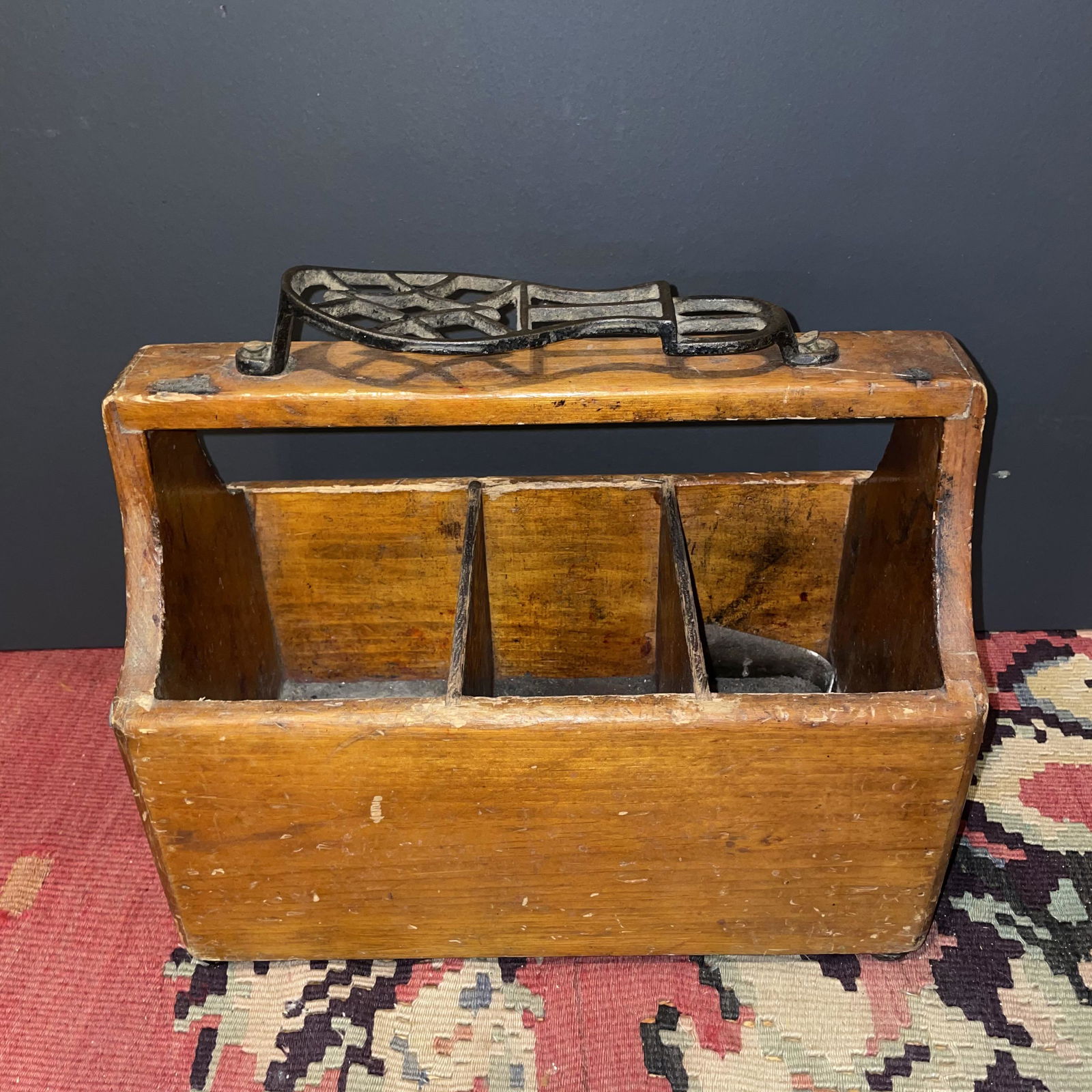 Shoe Shine Box: 13 1/2in L x 11in T x 7 1/2in D