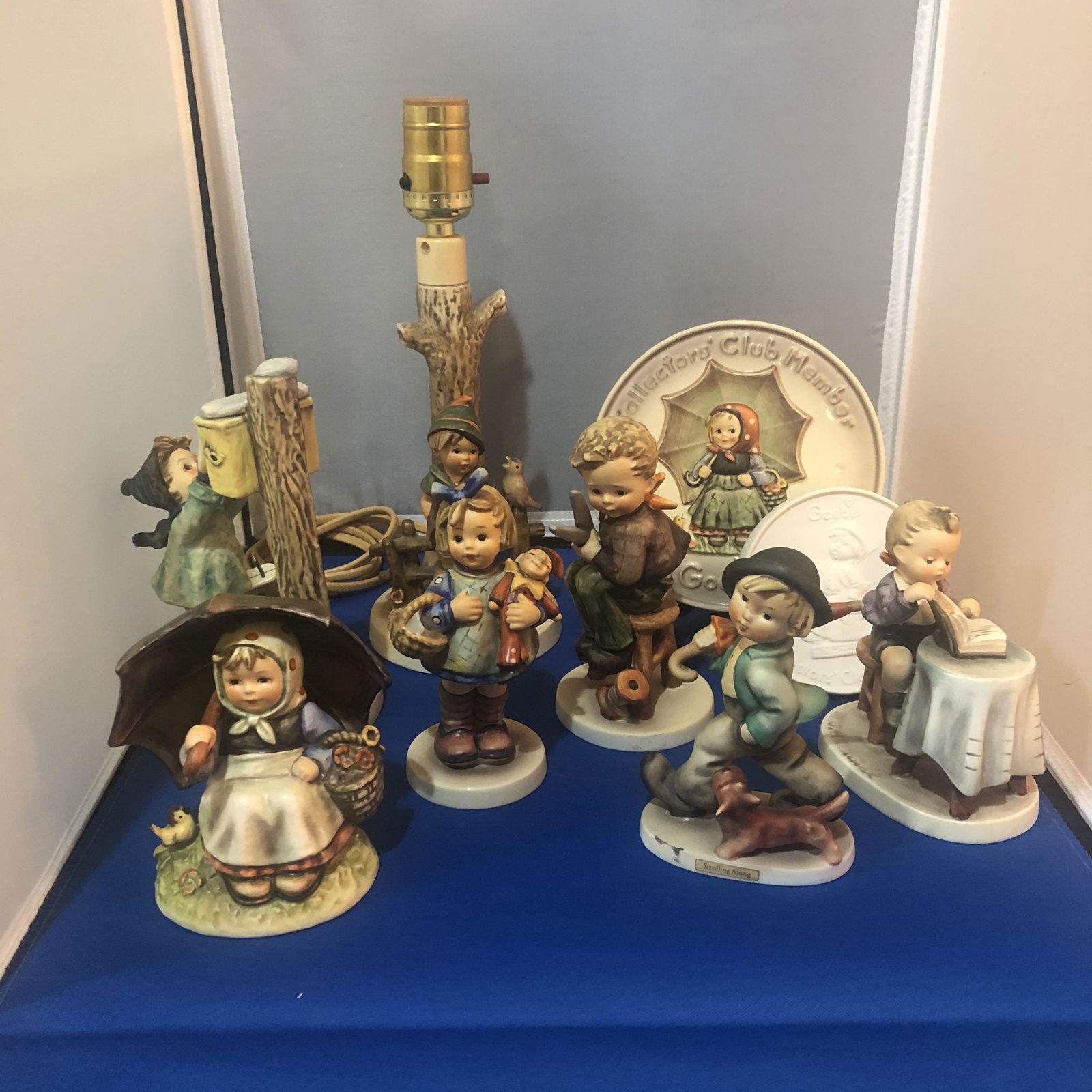 Collection 9 Assorted Goebel Figurines (1 of 4)