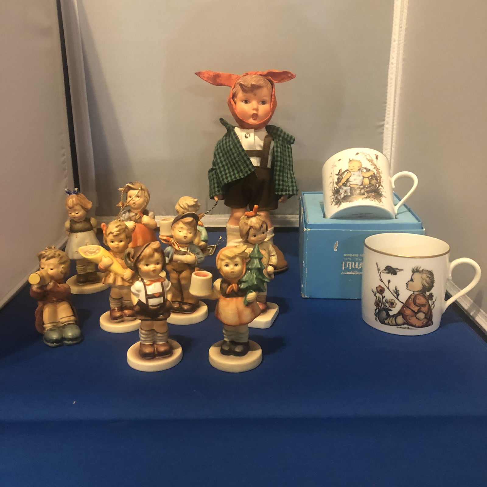 Collection Goebel Figurines & Assorted Articles (1 of 4)