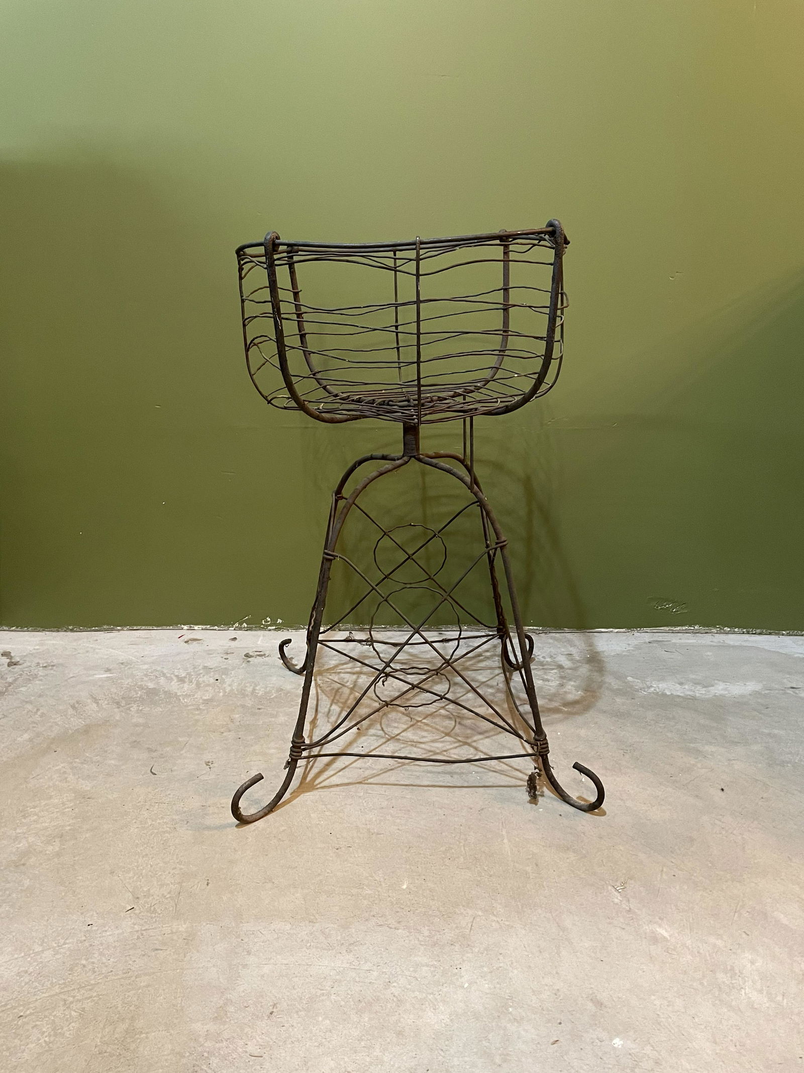 Late 1800s Victorian Wire Plant Holder #2 (1 of 4)