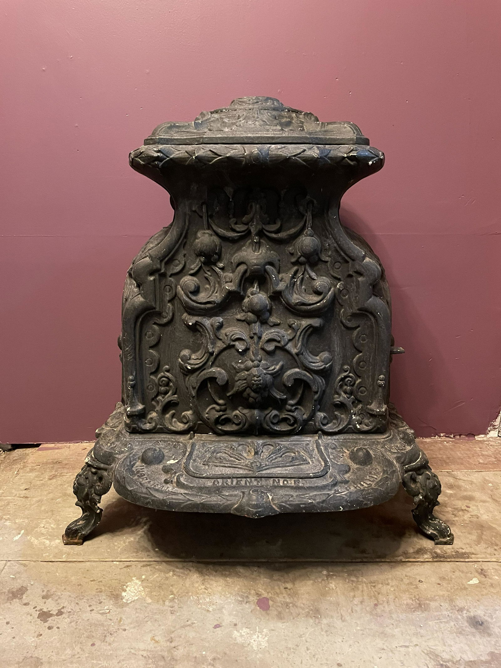 19th C. Victorian Ingraham & Phillips Orient #5 Cast: 30in T x 25in A x 20in D