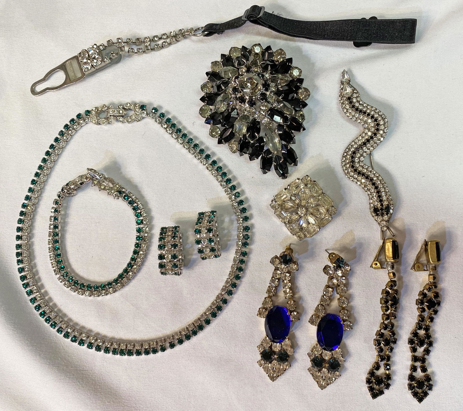 Collection 9 Rhinestone Jewelry Kramer Demi Parure (1 of 5)