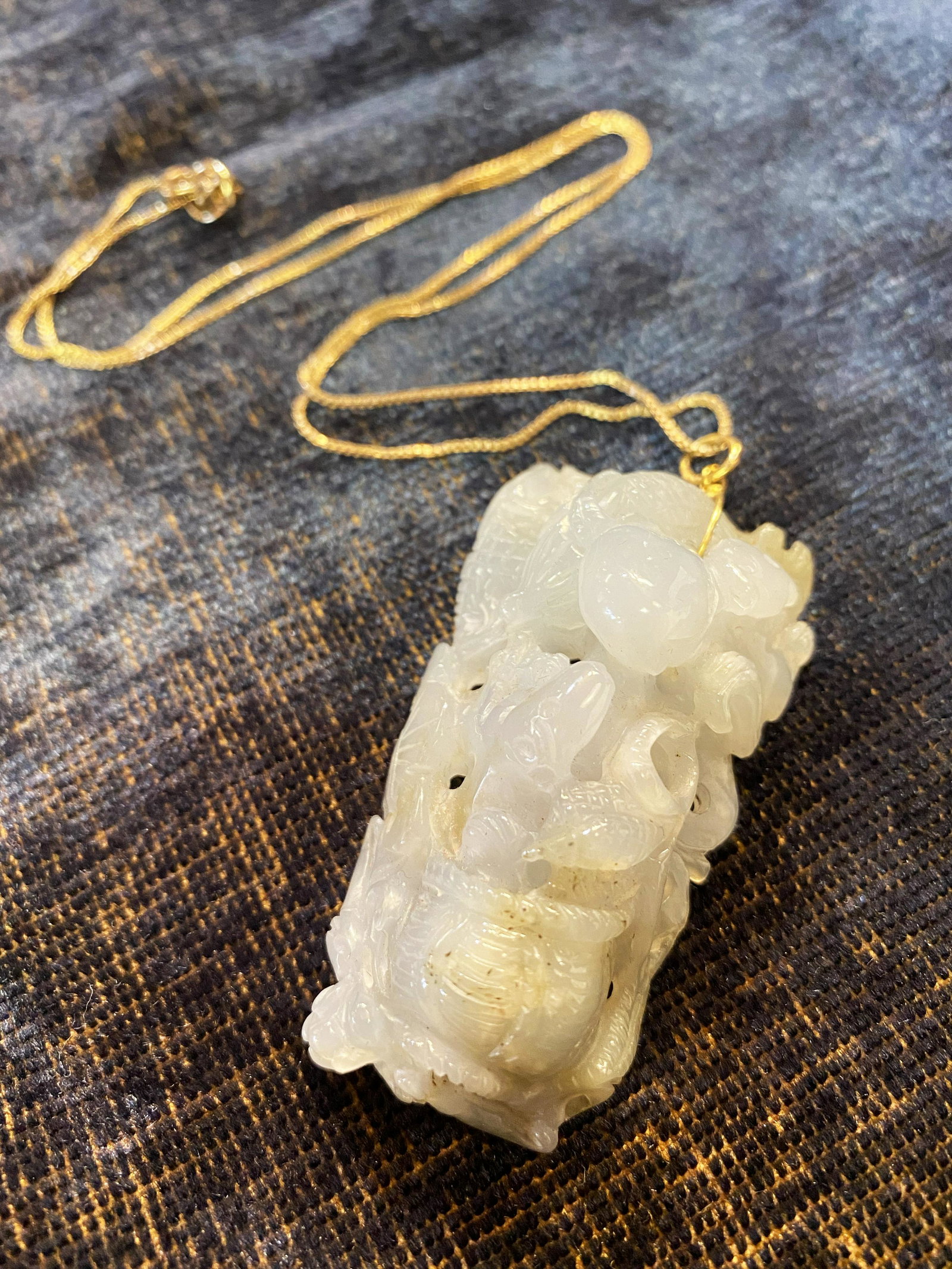 Vermeil Chain with Carved Jade Stone Chinese: 11in L - marked Italy 925 on back of chain