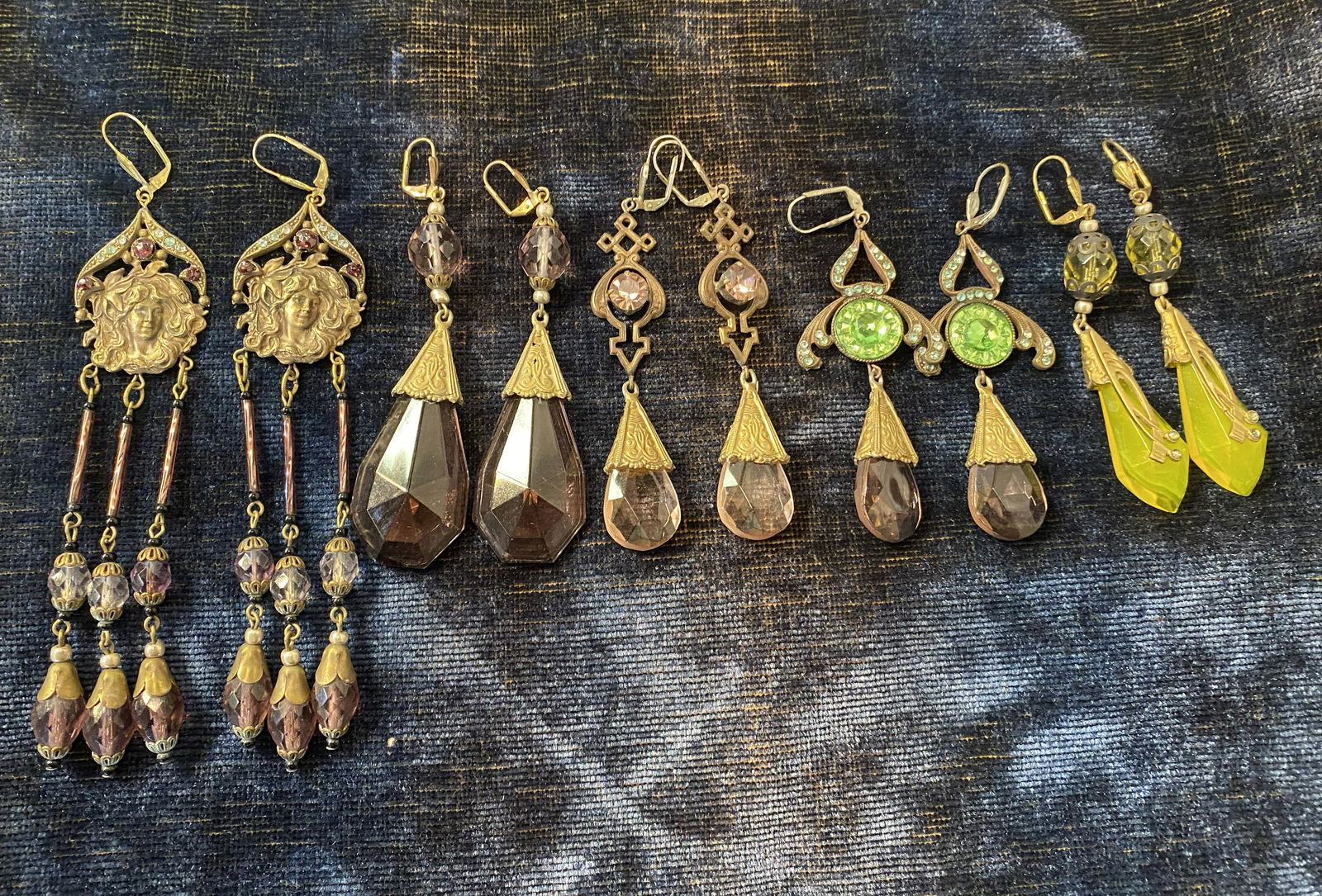 Collection Fantasy Reproduction Earrings Czech Glass (1 of 1)