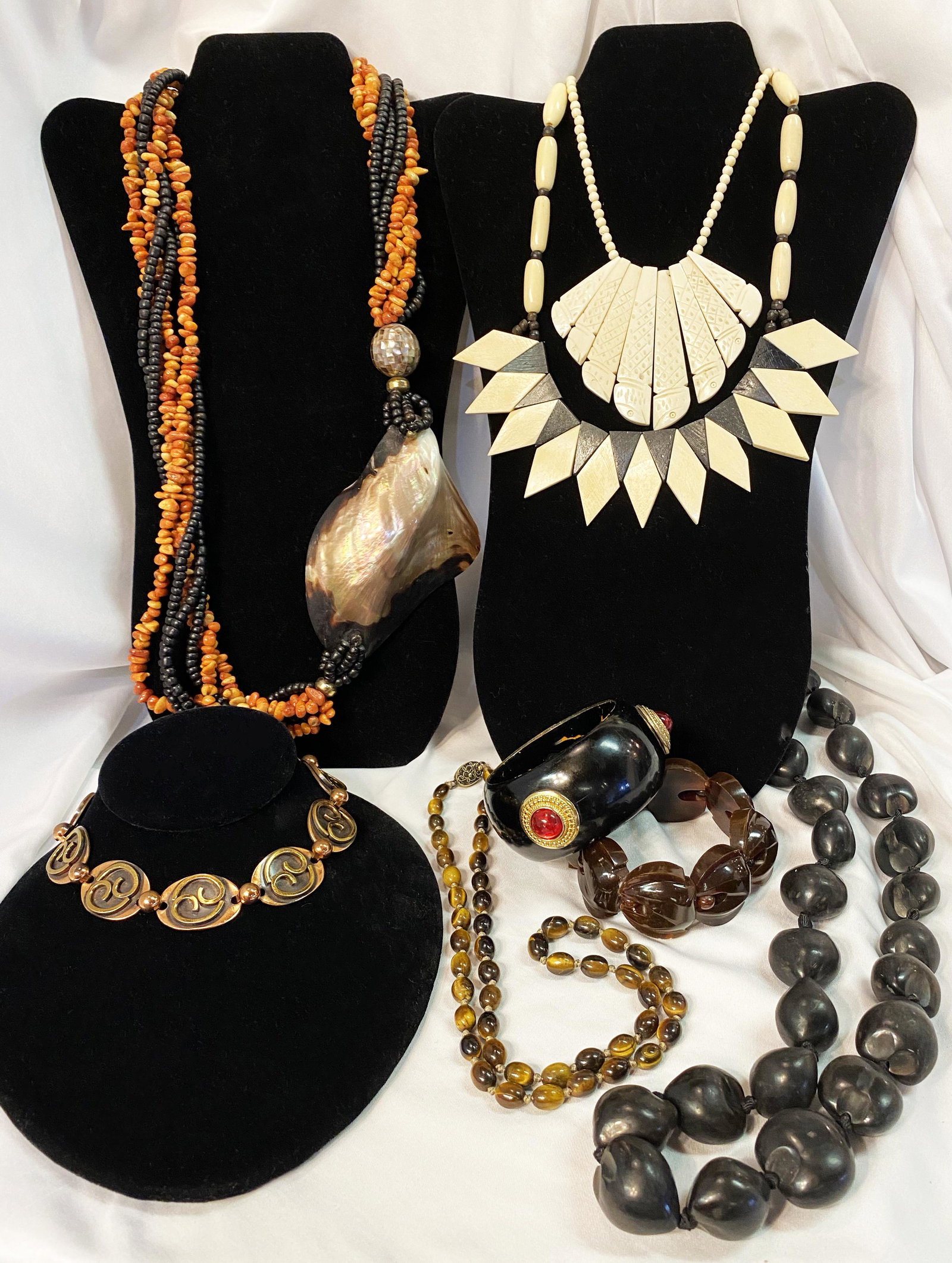 Collection Ethnic Jewelry Lot: various large scale vintage jewelry