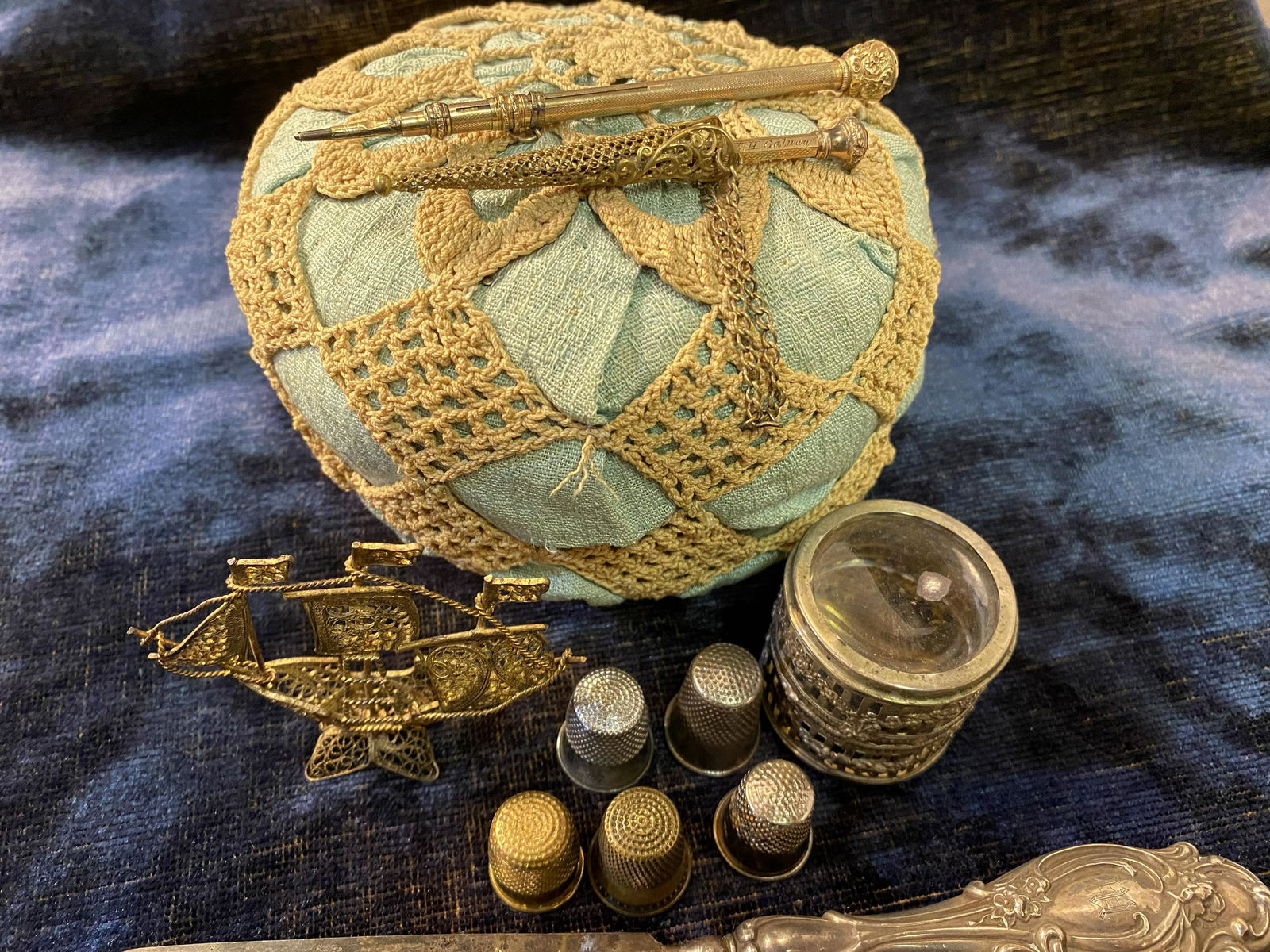 Victorian Sewing Items 19th C Sterling thimbles (1 of 3)