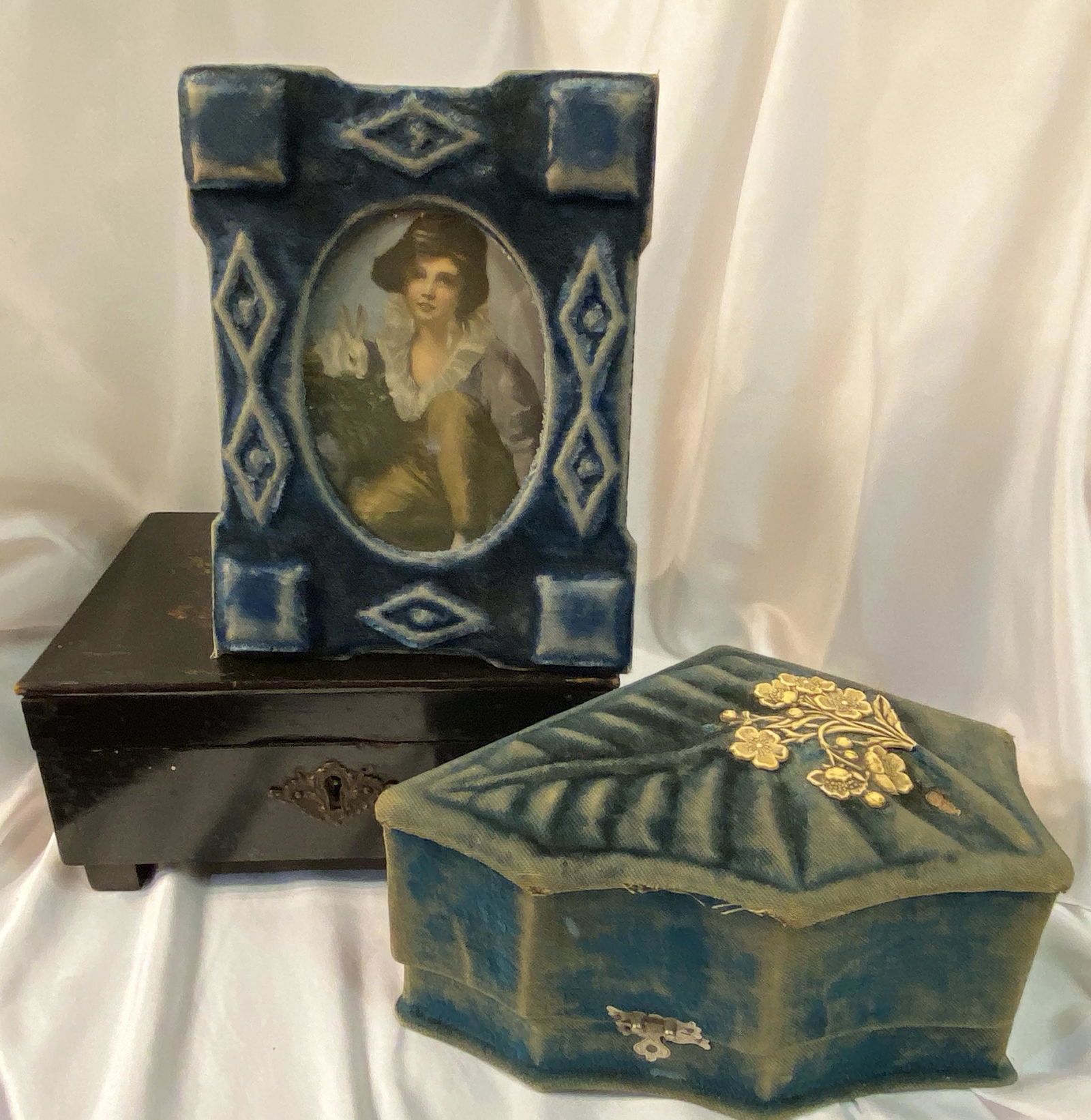 3 pc Victorian Shaving Set Velvet Frame Jewelry Box (1 of 4)