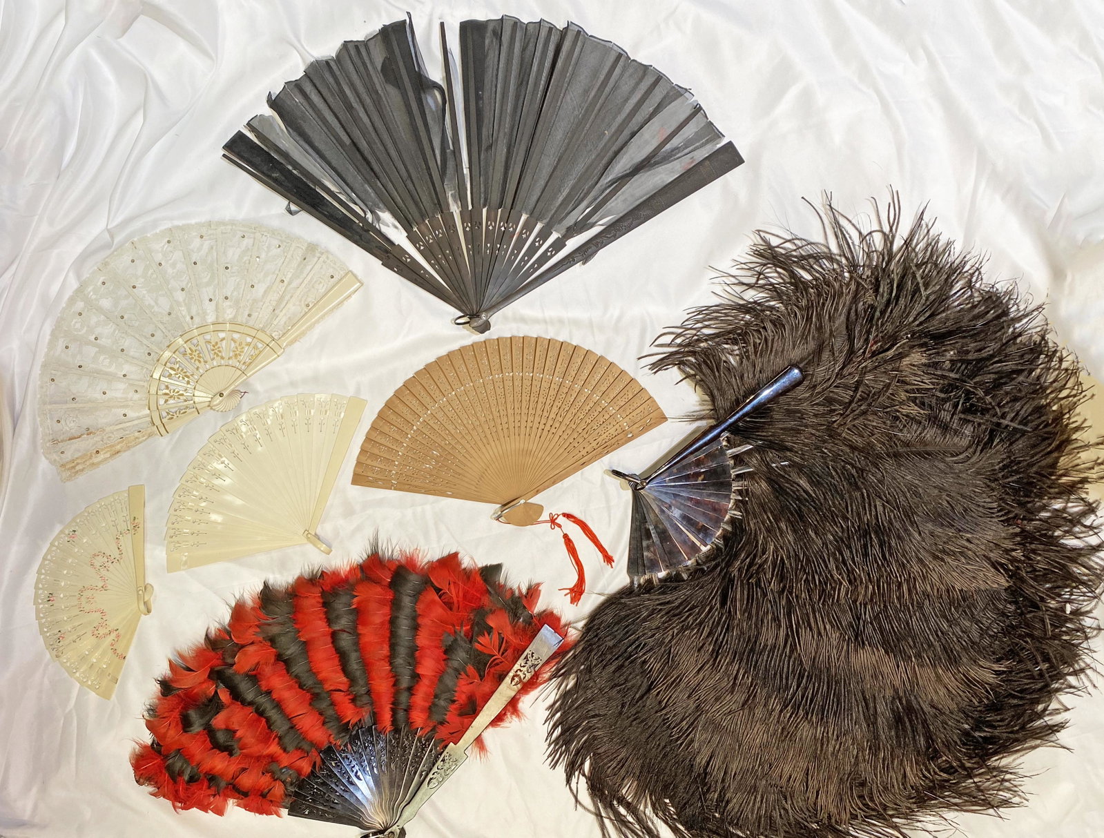 Collection Victorian Feather Fans etc.: Largest is 20 inches long