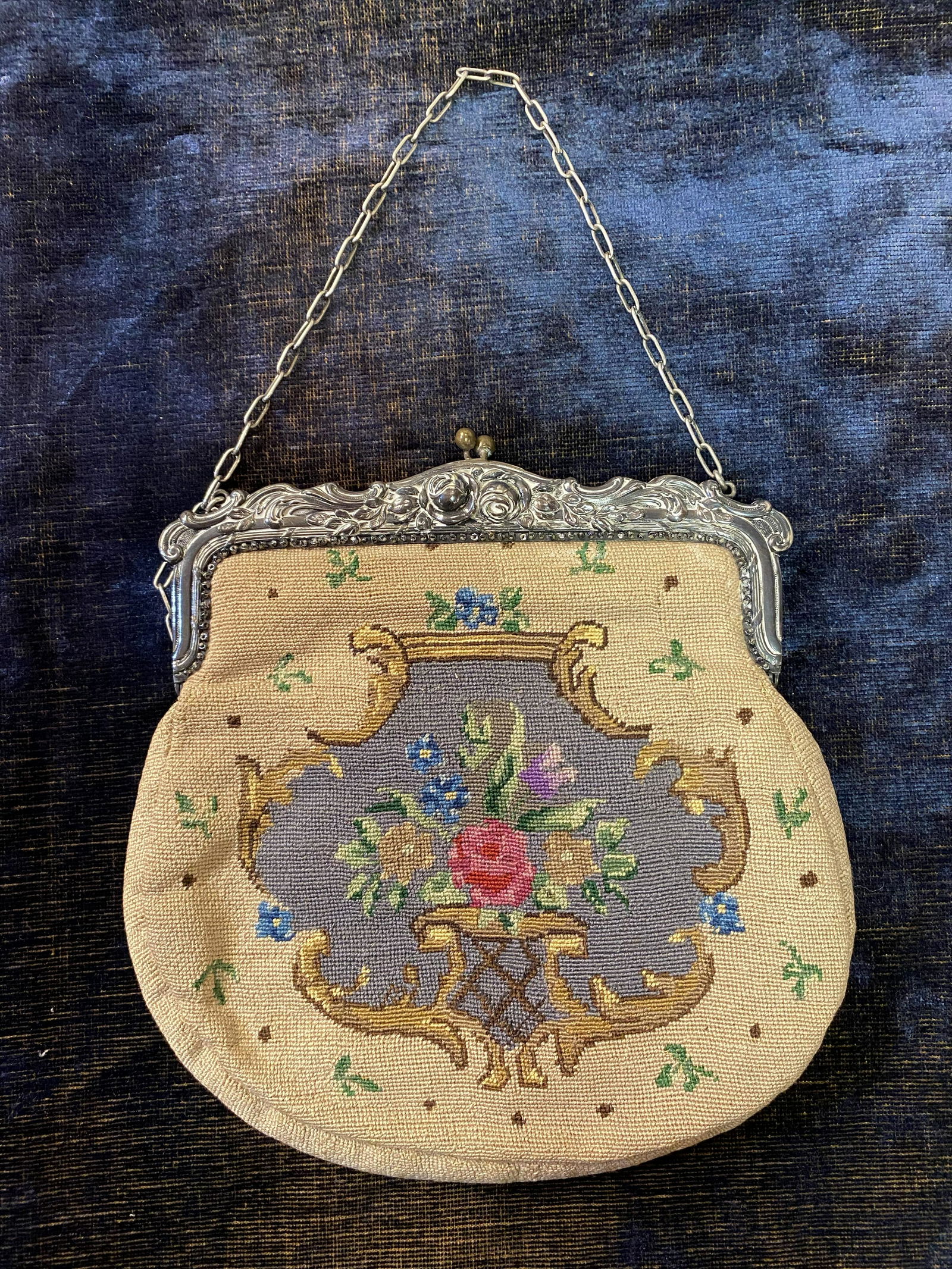 Vintage Embroidered Purse w Metal Clasp (1 of 3)