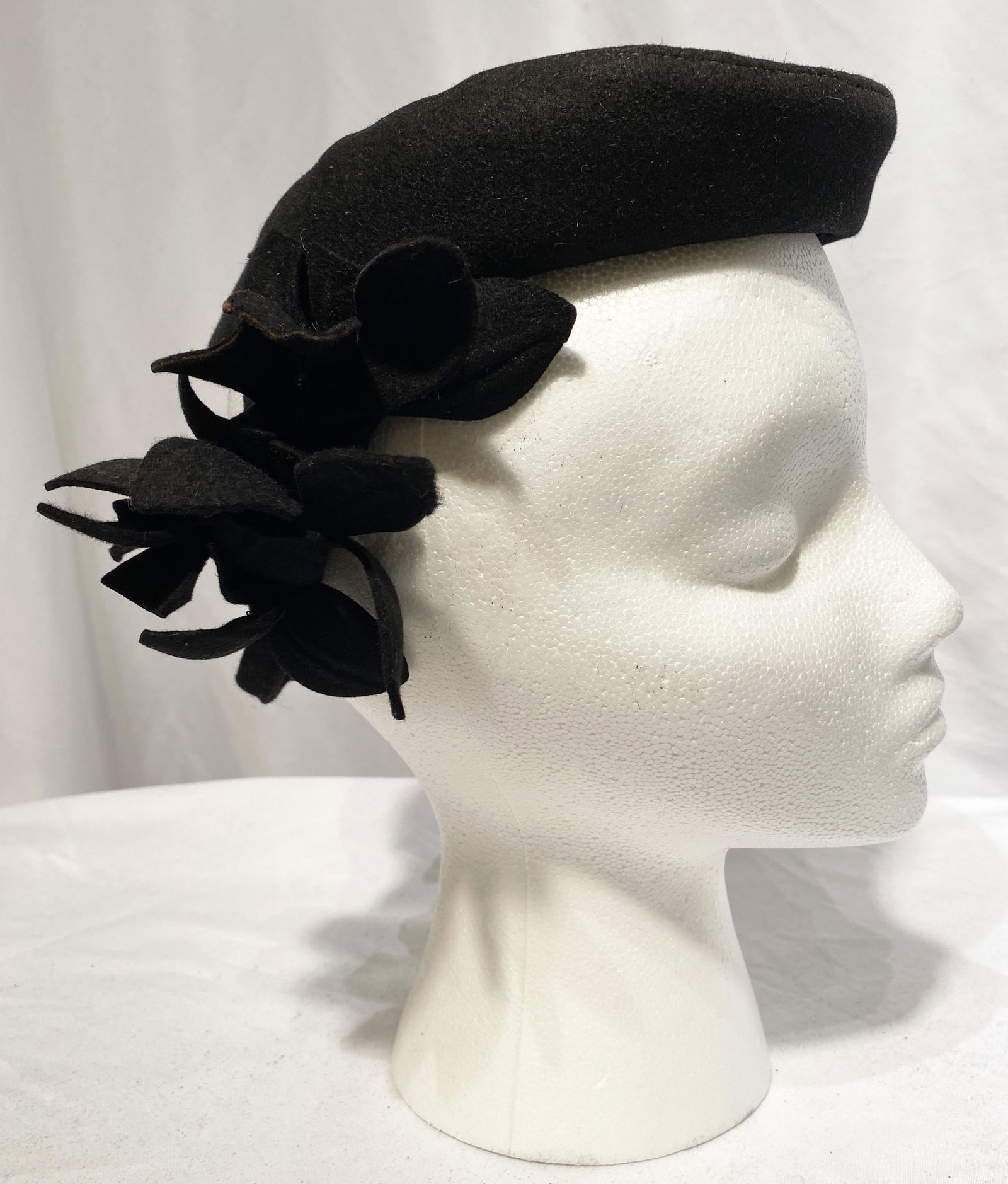 Vintage Ladies Hat Mid 20th C. (1 of 4)