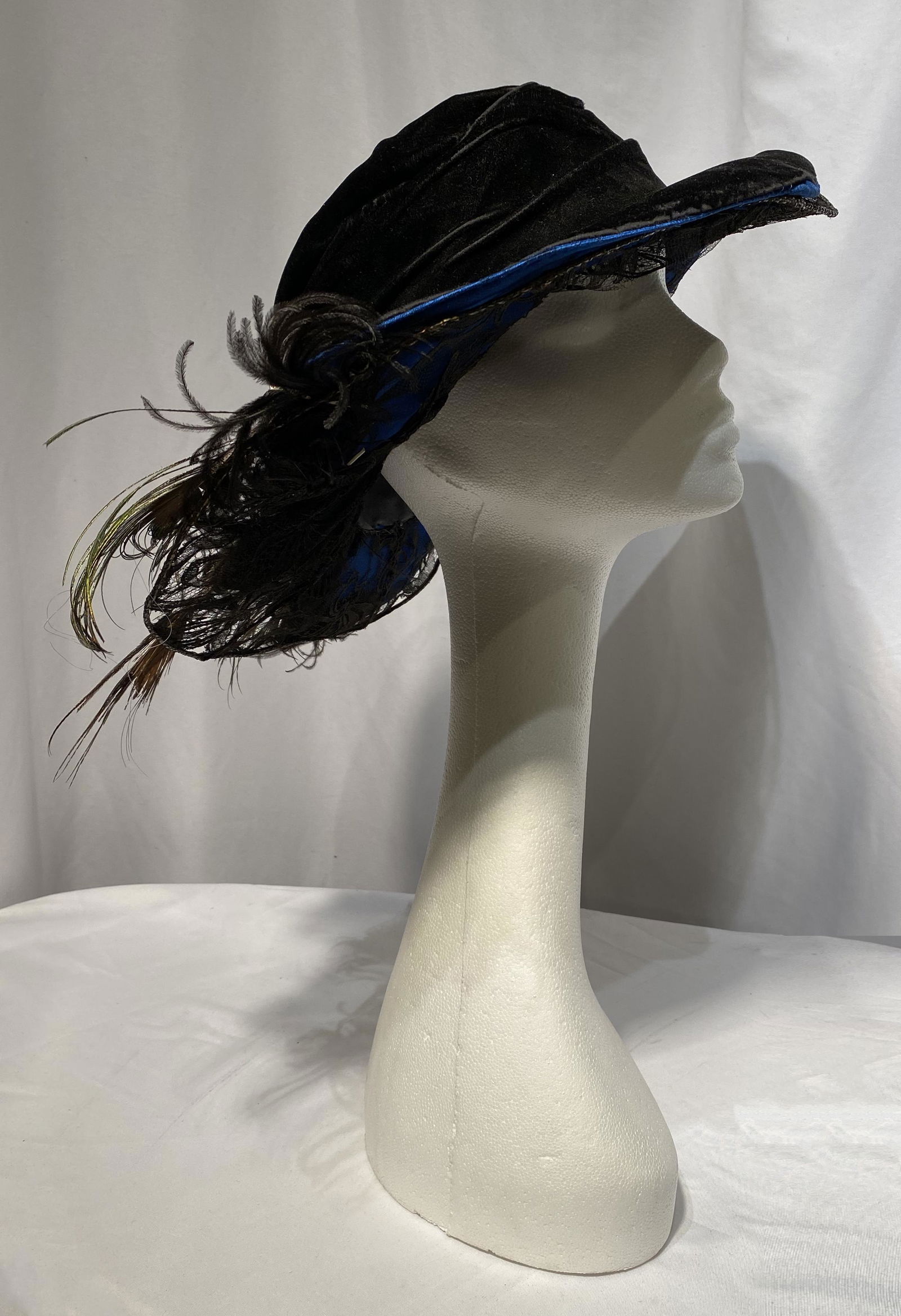 Early 1900s Wide Brim Ladies Hat Peacock Feathers (1 of 5)