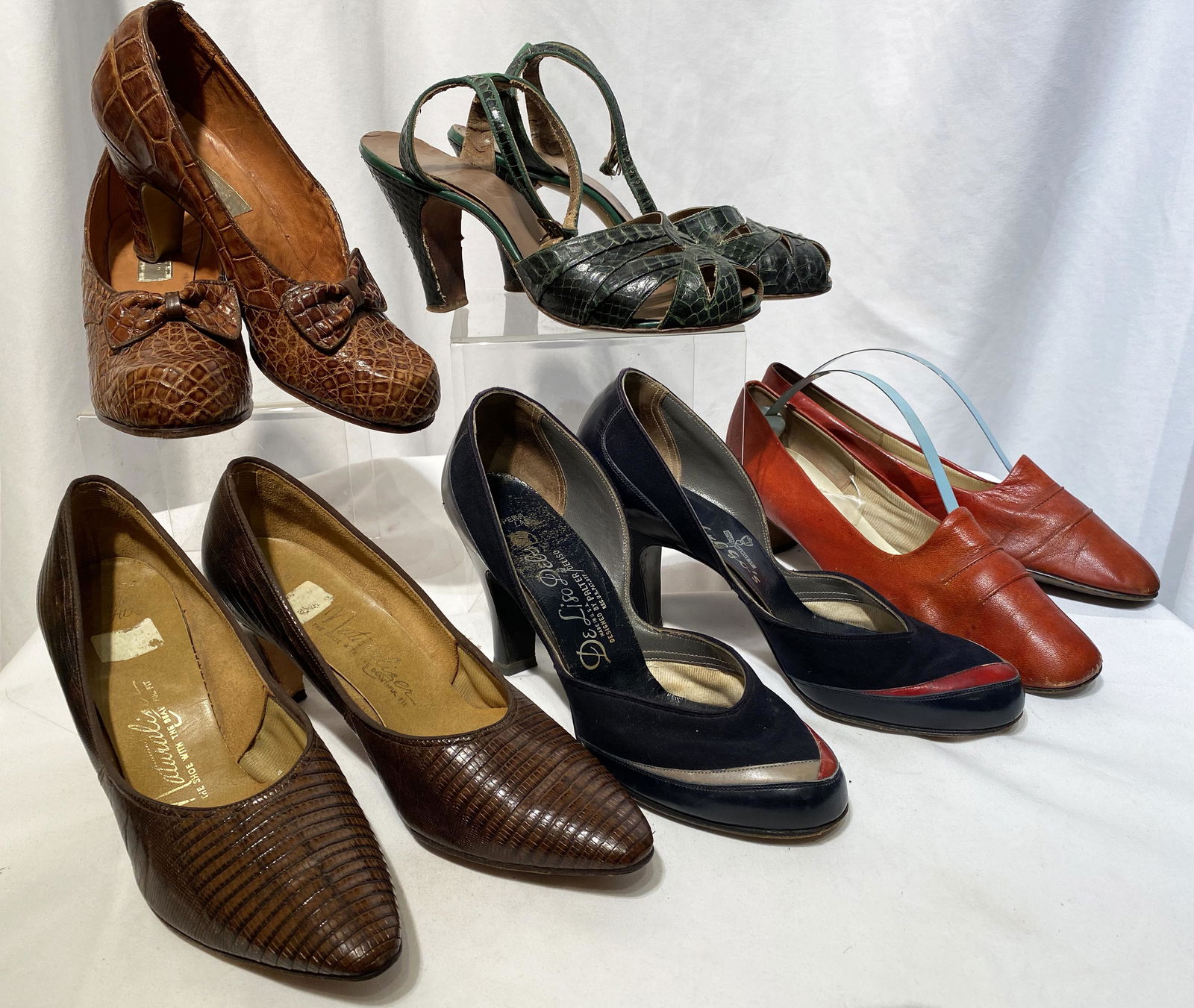 Collection World War 2 Era Ladies Shoes Alligator (1 of 4)