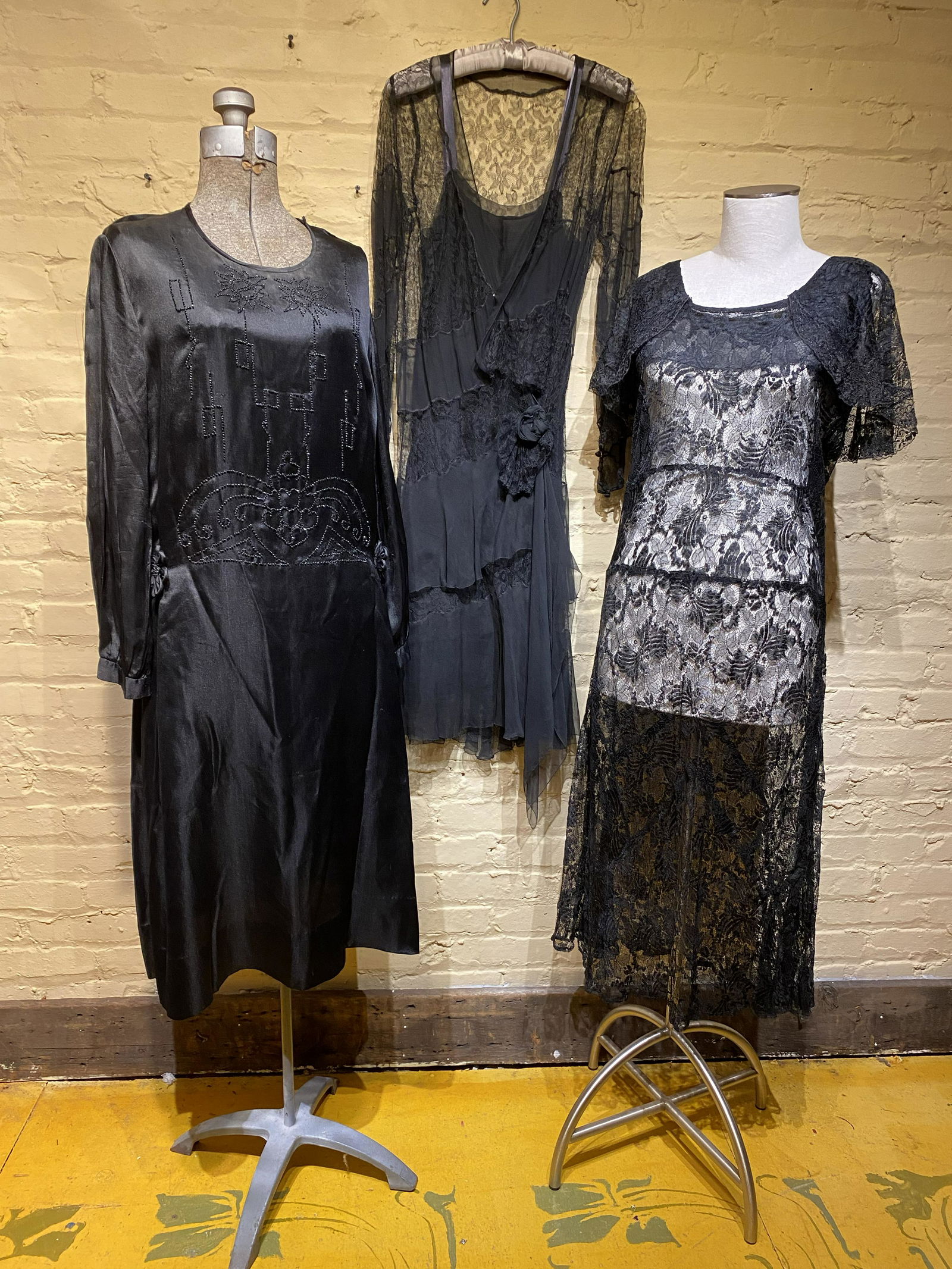 Collection Black Flapper Dresses Beaded Bodice Lace (1 of 2)