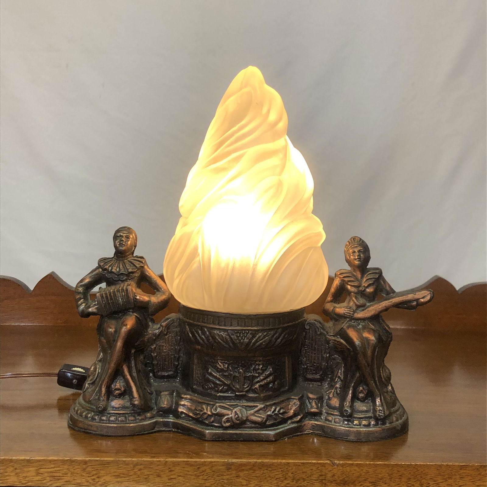 Art Deco Figural Lamp Verre Souffle Bouche Vianne Shade (1 of 9)