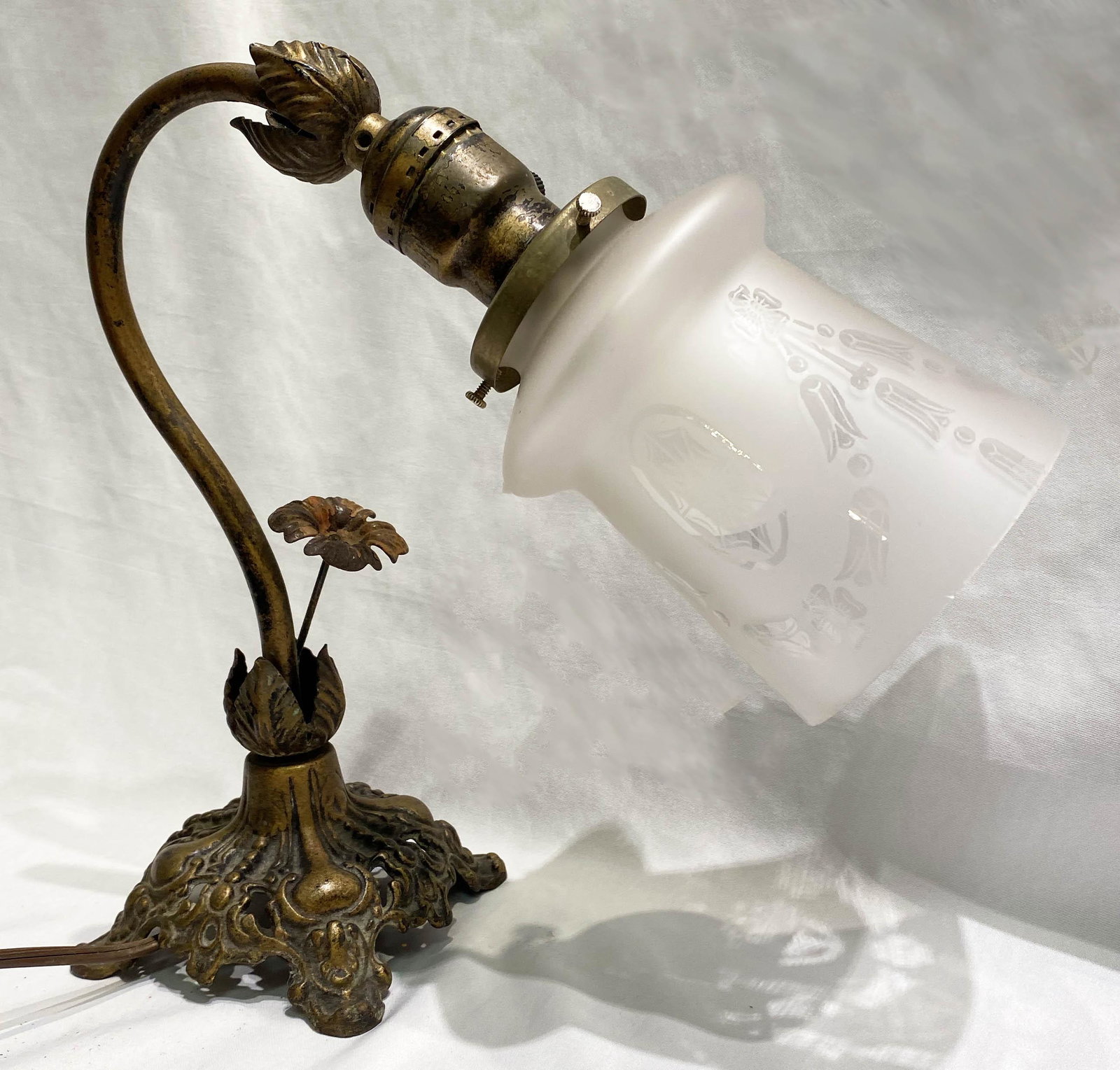 Victorian Boudior Lamp: 10.5 in high