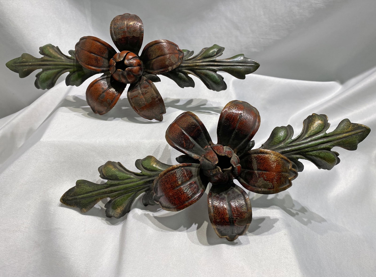 Pair 1920's Tole Red Green Flower Curtain Tiebacks: 11in by5 in wide by 3in deep
