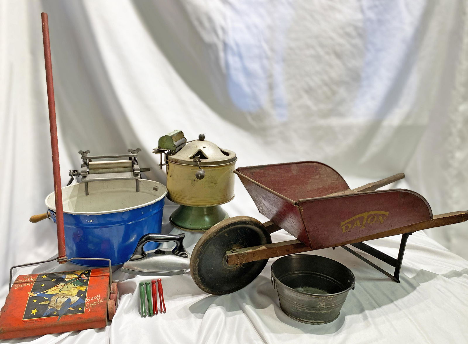 Vintage Childrens Toy Washing Machine Wheel Barrel LOT (1 of 5)