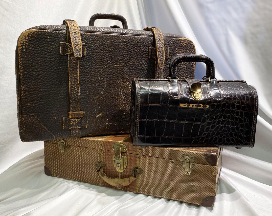 Collection 3 Suitcases Doctor Bag (1 of 8)