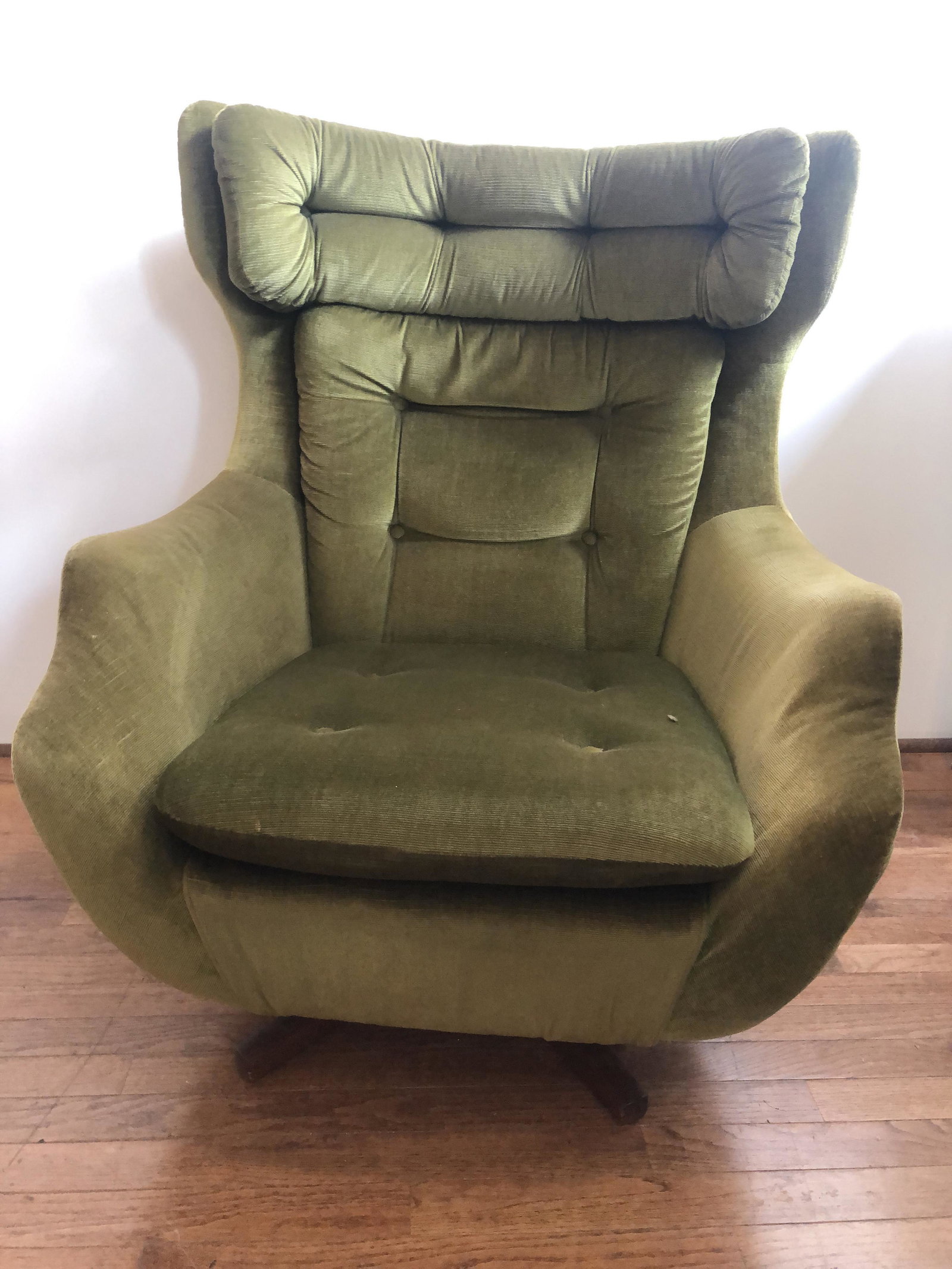 Parker Knoll Statesman Recliner Chair: 36 in height to back 32 in width, 19 in deep, 15 from floor to seat