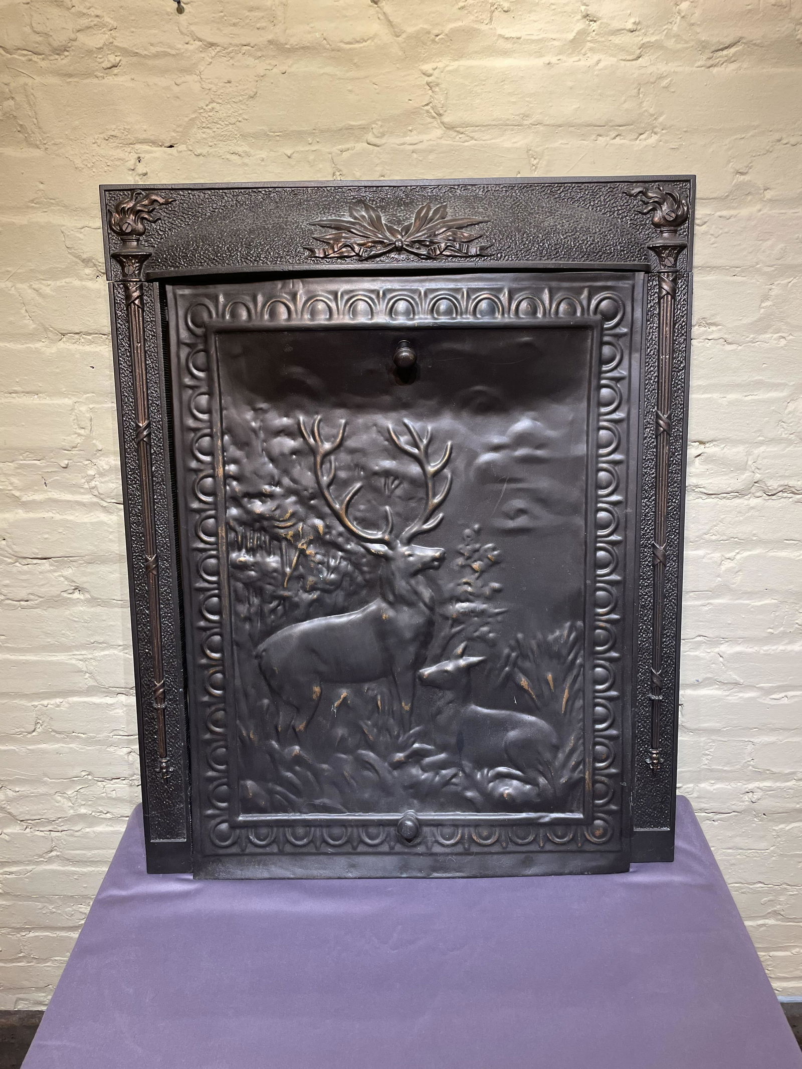 2 Piece Primitive Cast Metal Fire Place Cover Hunting (1 of 6)