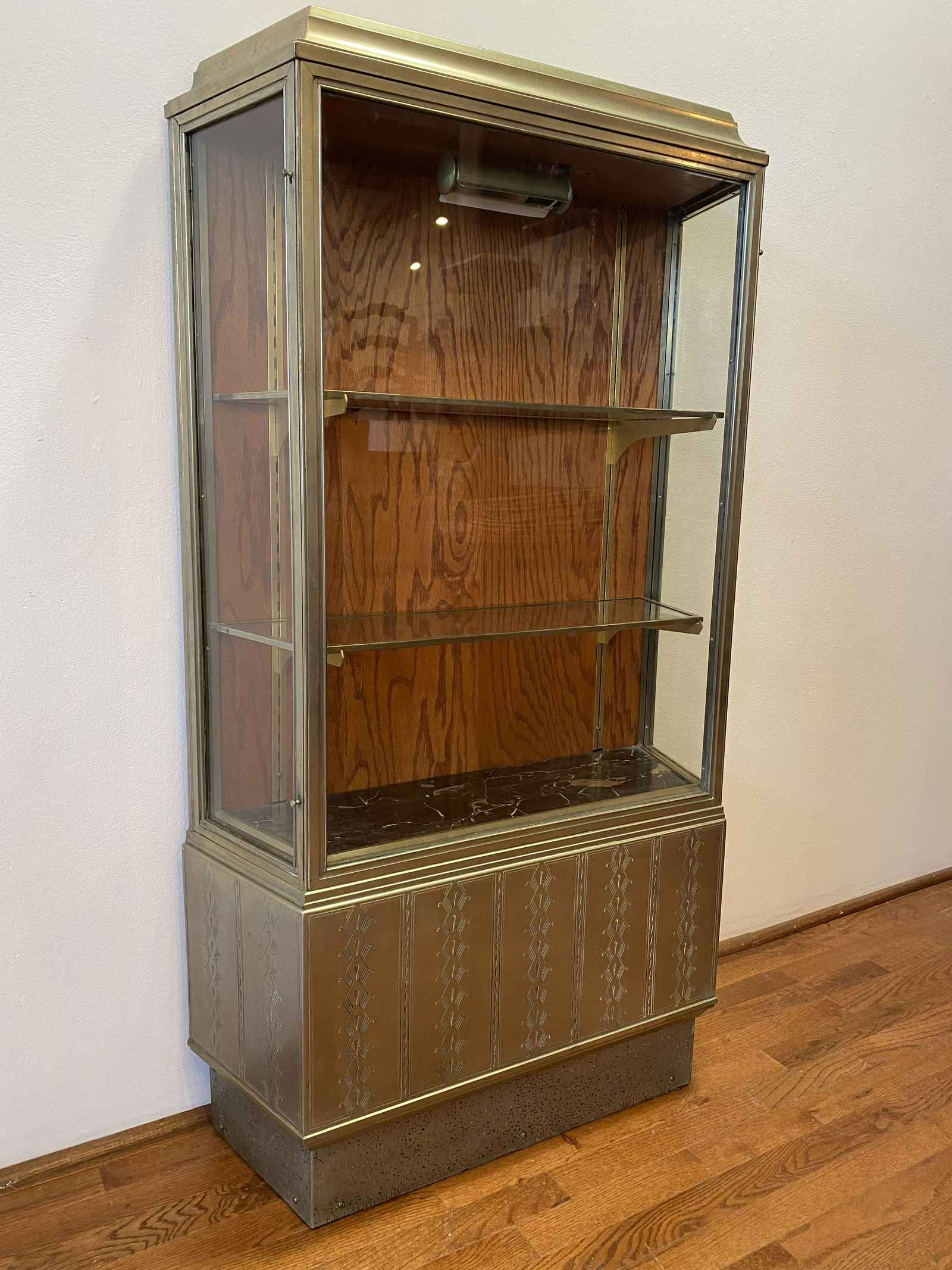 CD Peacock Art Deco Bronze Showcase (1 of 7)