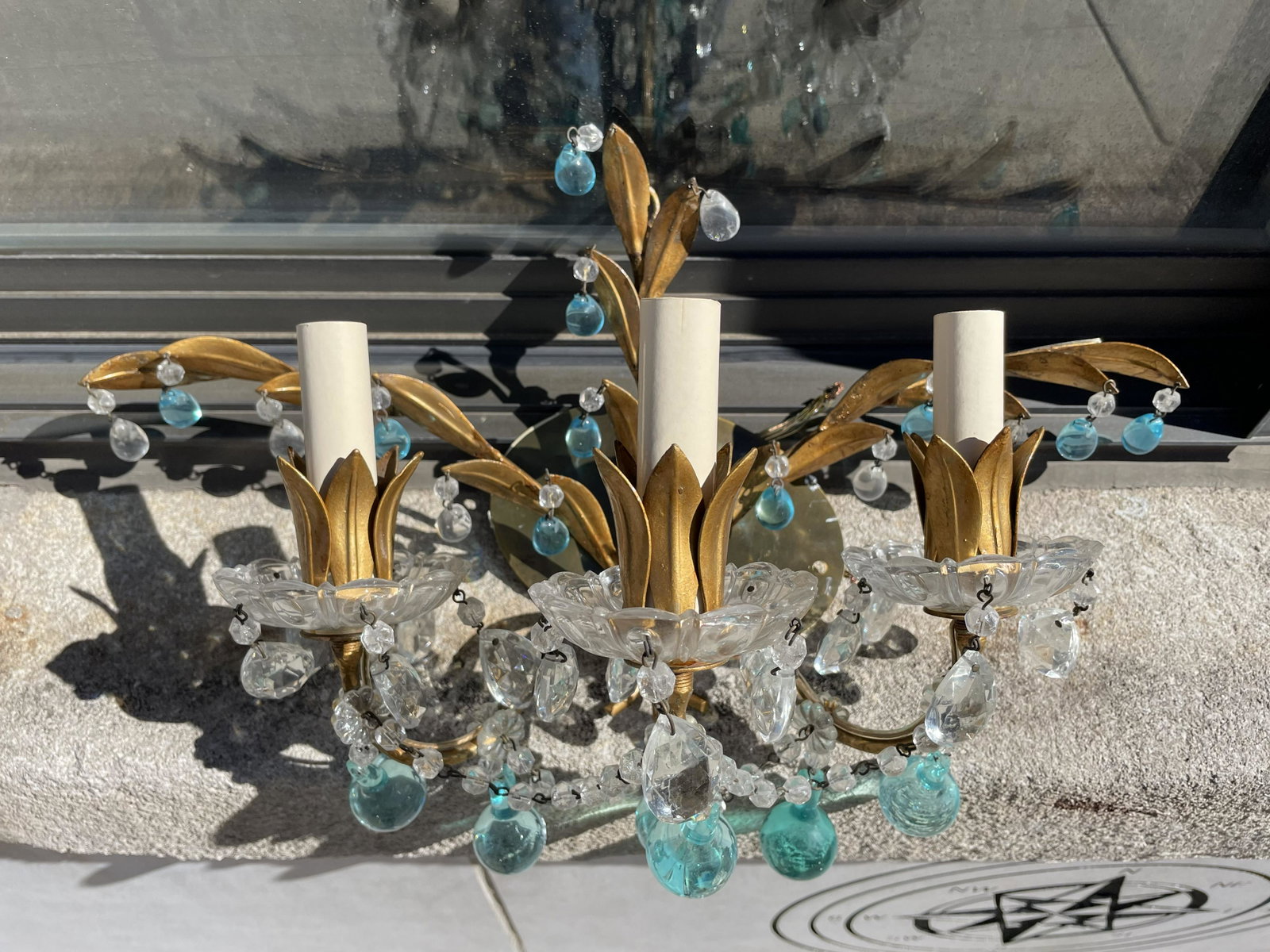 Petite Venetian Blue Clear Glass Sconce: needs rewiring, beautiful, 16 in wide, 10 in high and 7.25 in deep