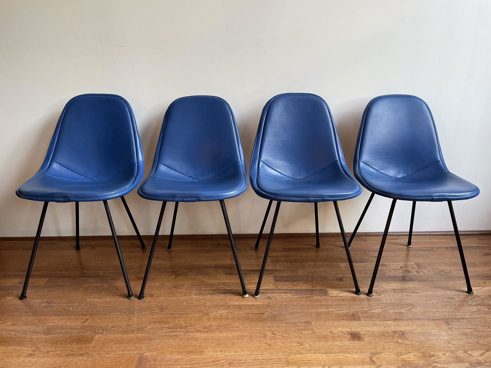 Set 4 Original Eames Herman Miller DKX chairs (1 of 6)