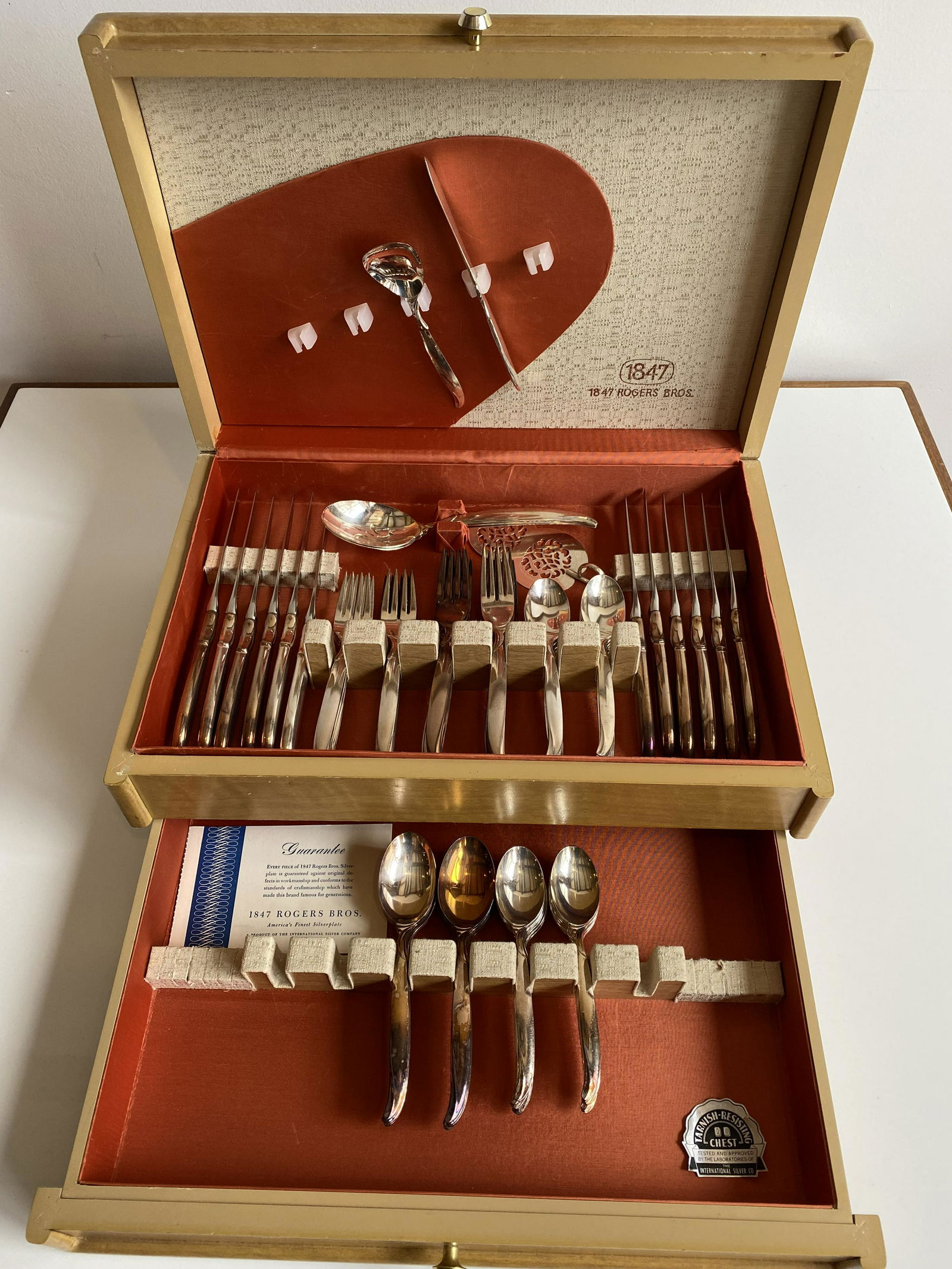 Mid Century Rogers Bros Flair Pattern Flatware (1 of 5)