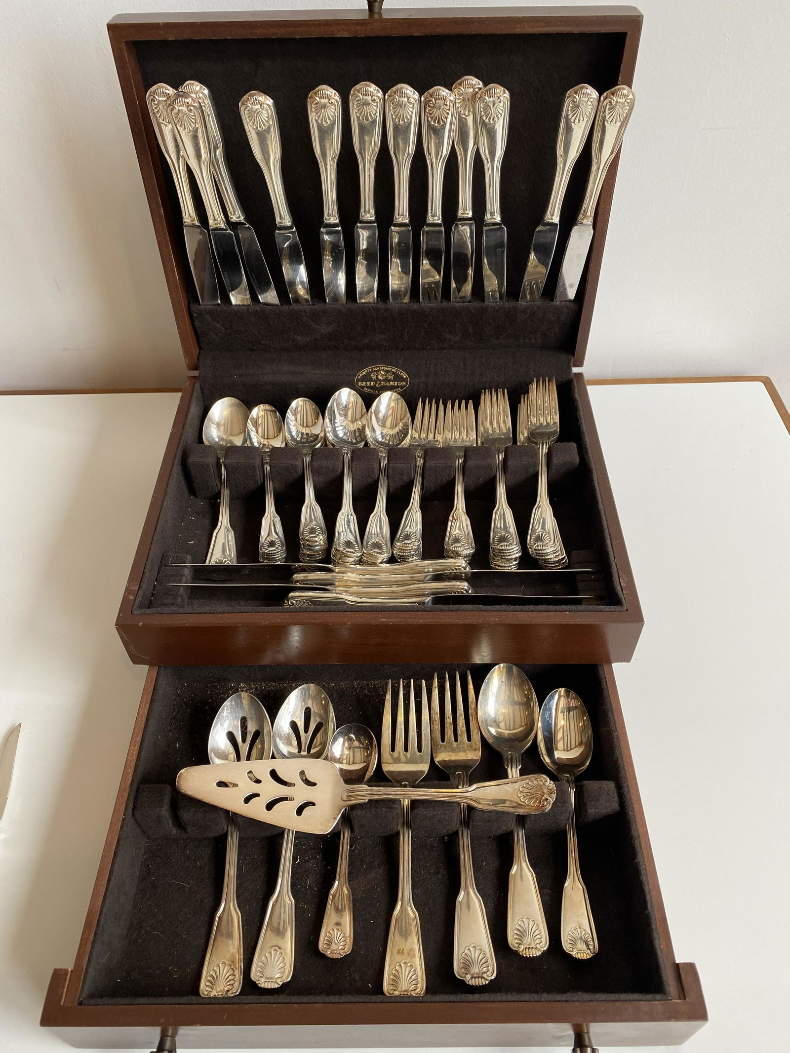 Rogers Bros Silver Plate Flatware Set (1 of 2)