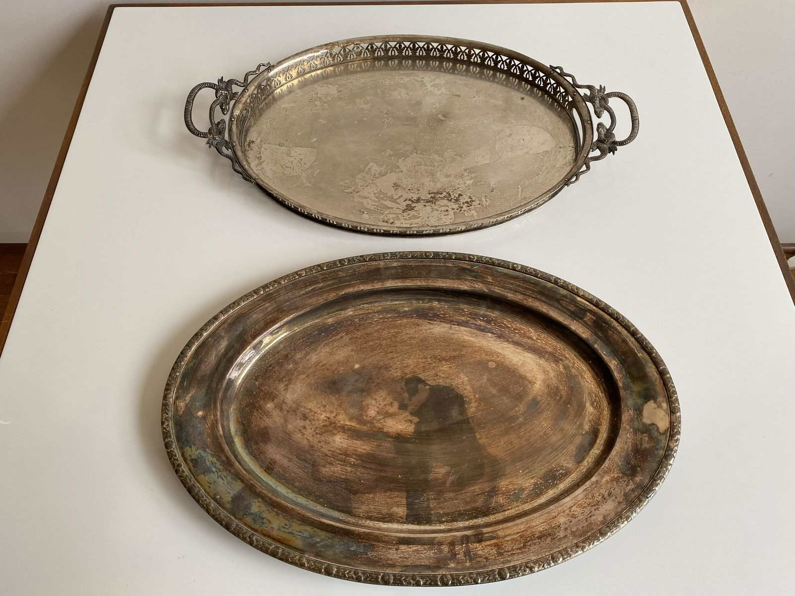 2 Silver Plate Trays Hotel Astor Dragon Handle (1 of 9)