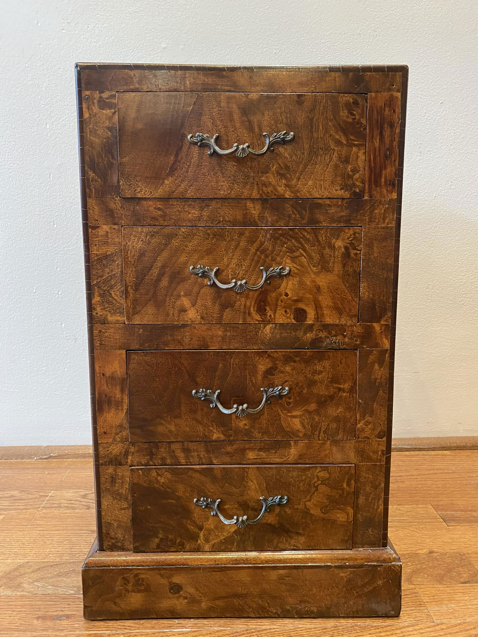 Italian Chest (1 of 5)