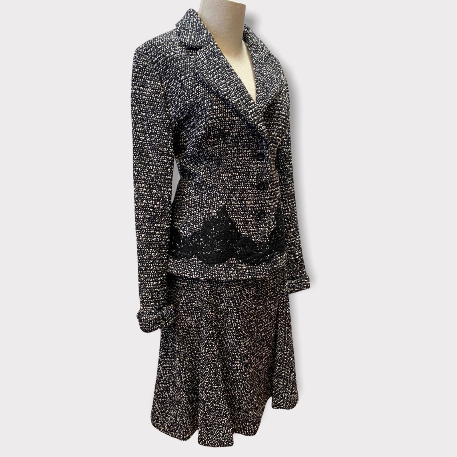 Vintage 2000's ESCADA Tweed & Lace Skirt Suit Sz 44: Size: 44. Very good condition