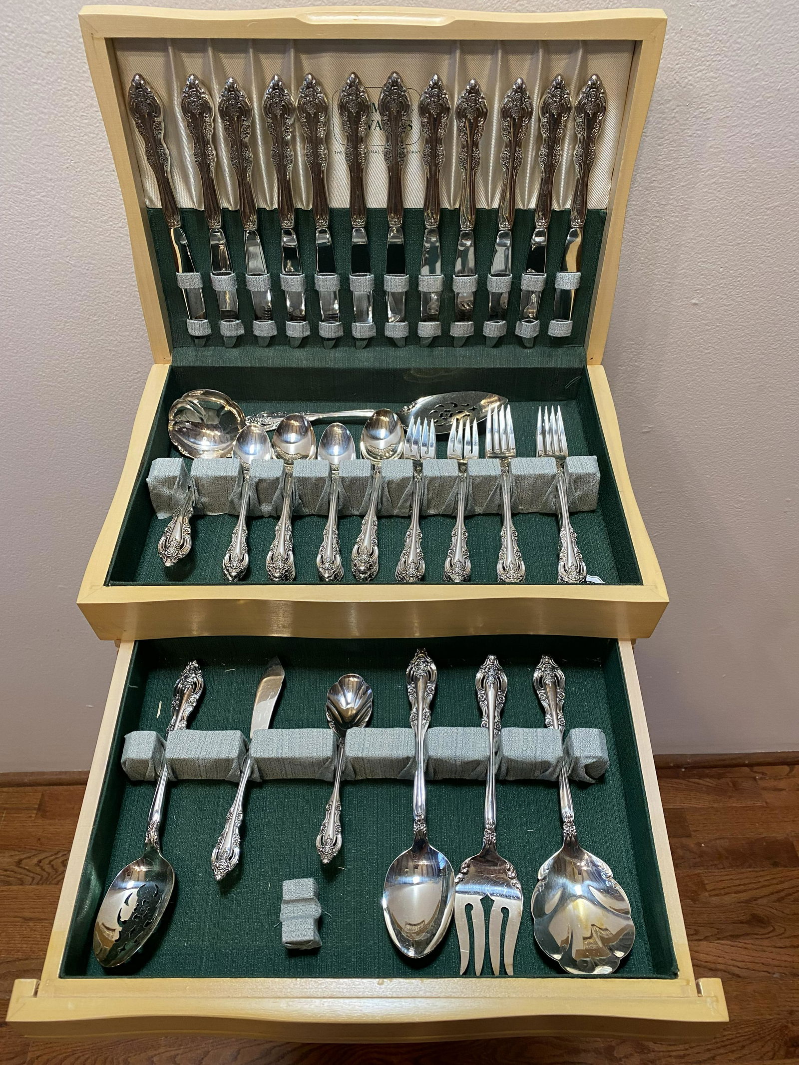 46 pc Set Sterling Silver Flatware Gorham Camellia (1 of 9)