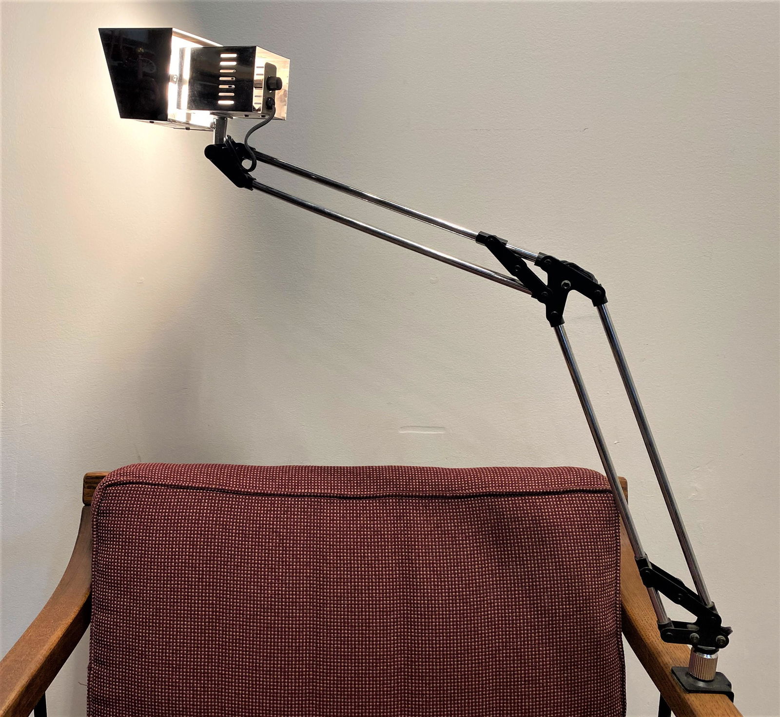 Vintage EA Floating Arm Articulating Drafting Light (1 of 6)