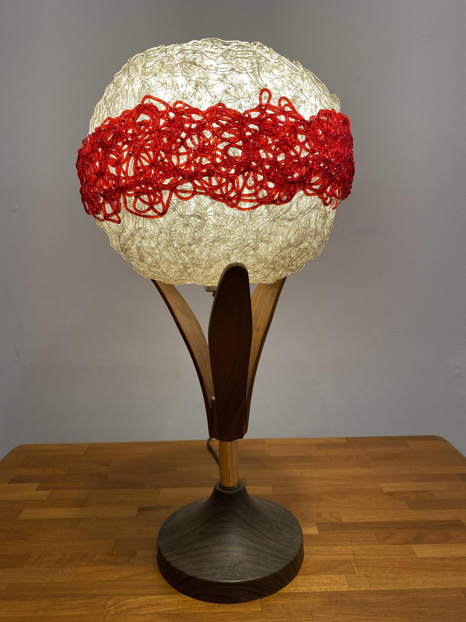 Mid Century Spun Fiberglass Table Lamp (1 of 5)